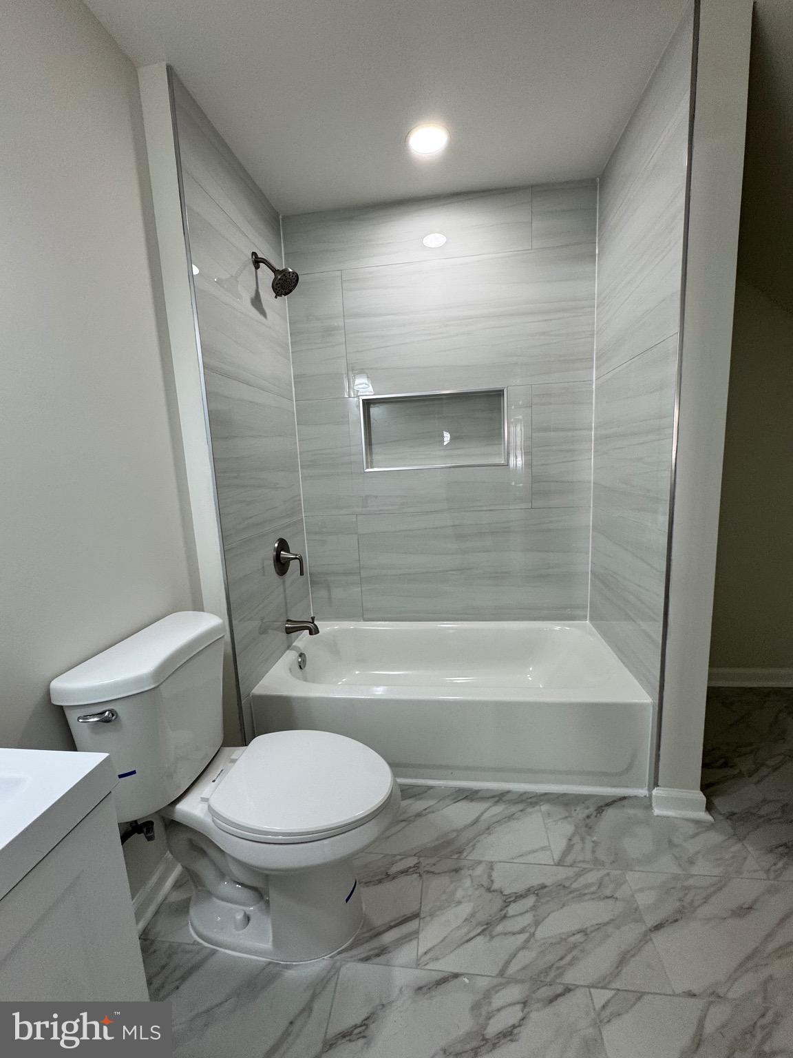 6605 ALTAMONT AVENUE