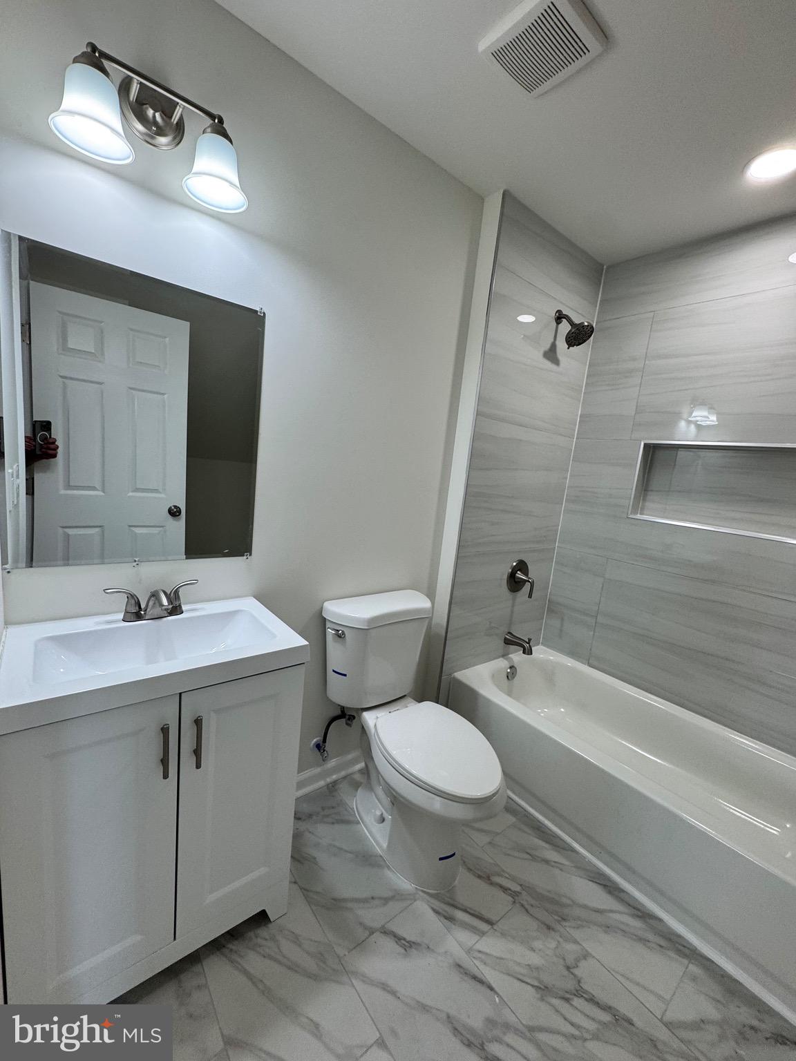 6605 ALTAMONT AVENUE