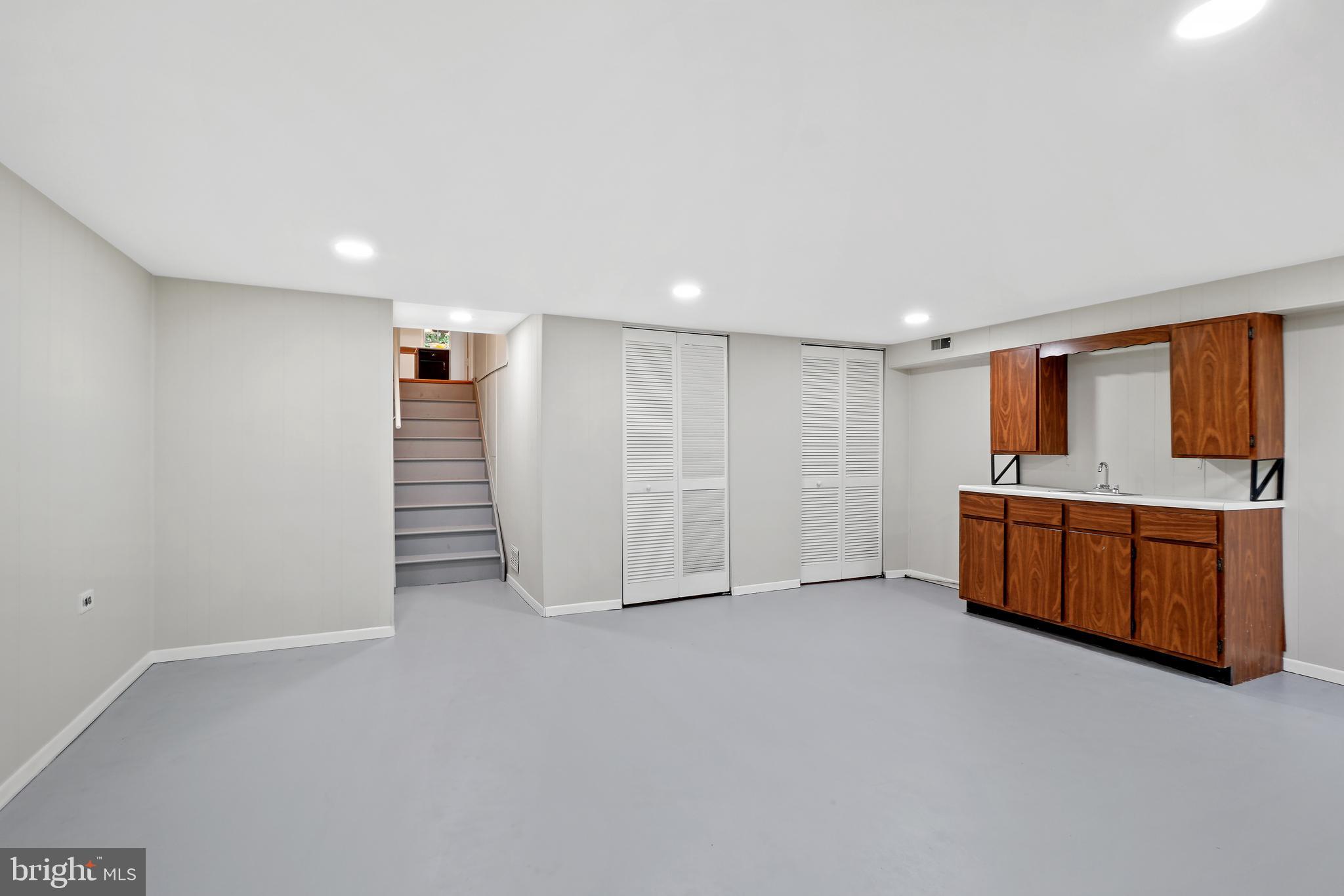 WOODLAWN TERRACE - Residential