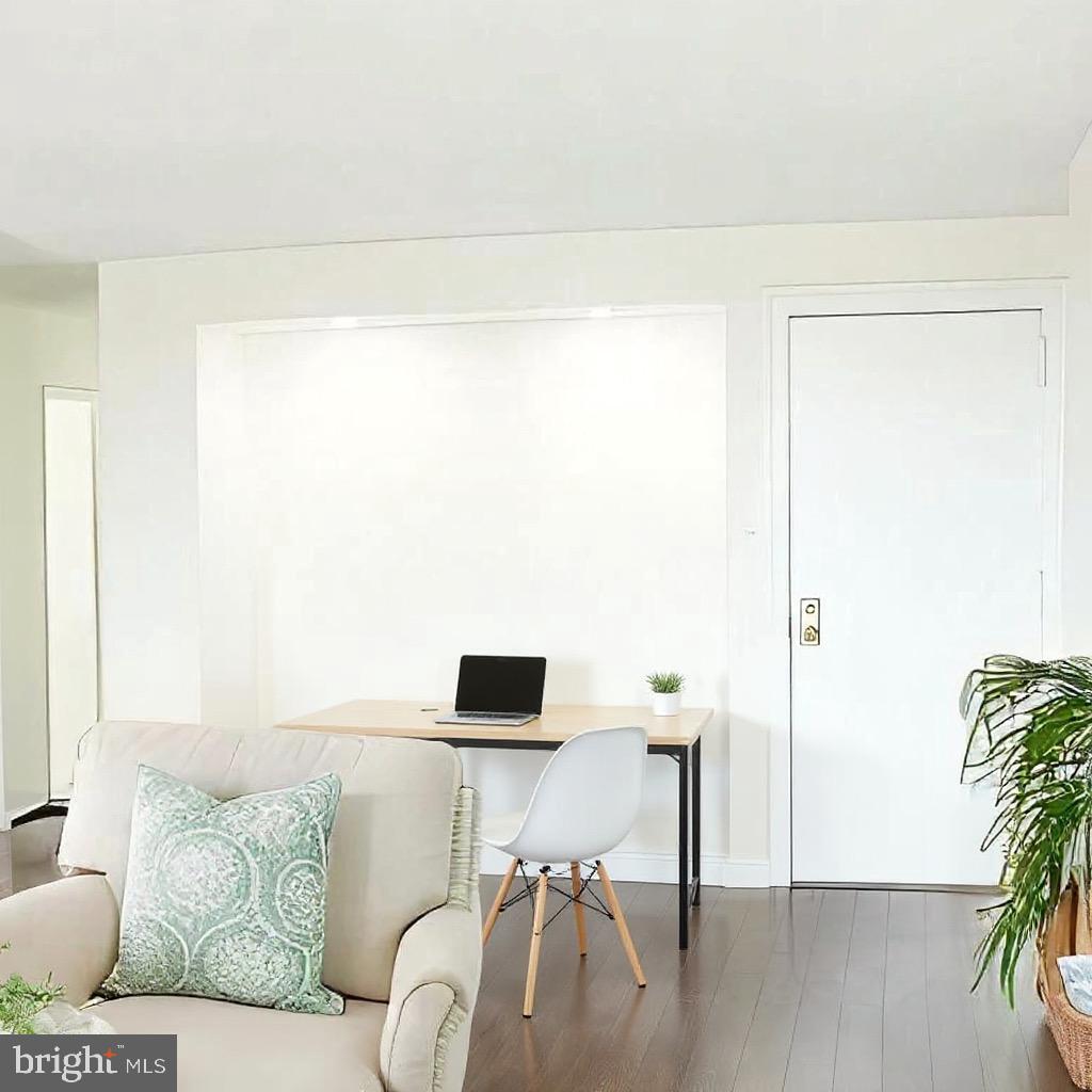 250 S REYNOLDS STREET 810