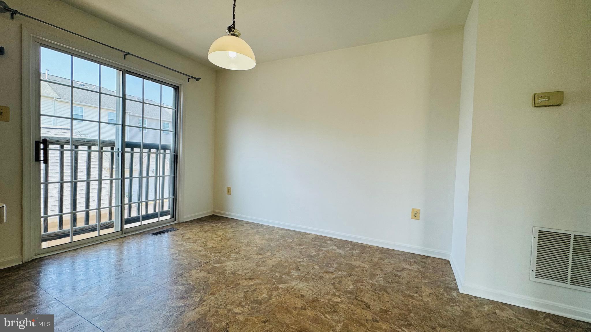 GROVEWOOD - Residential Lease