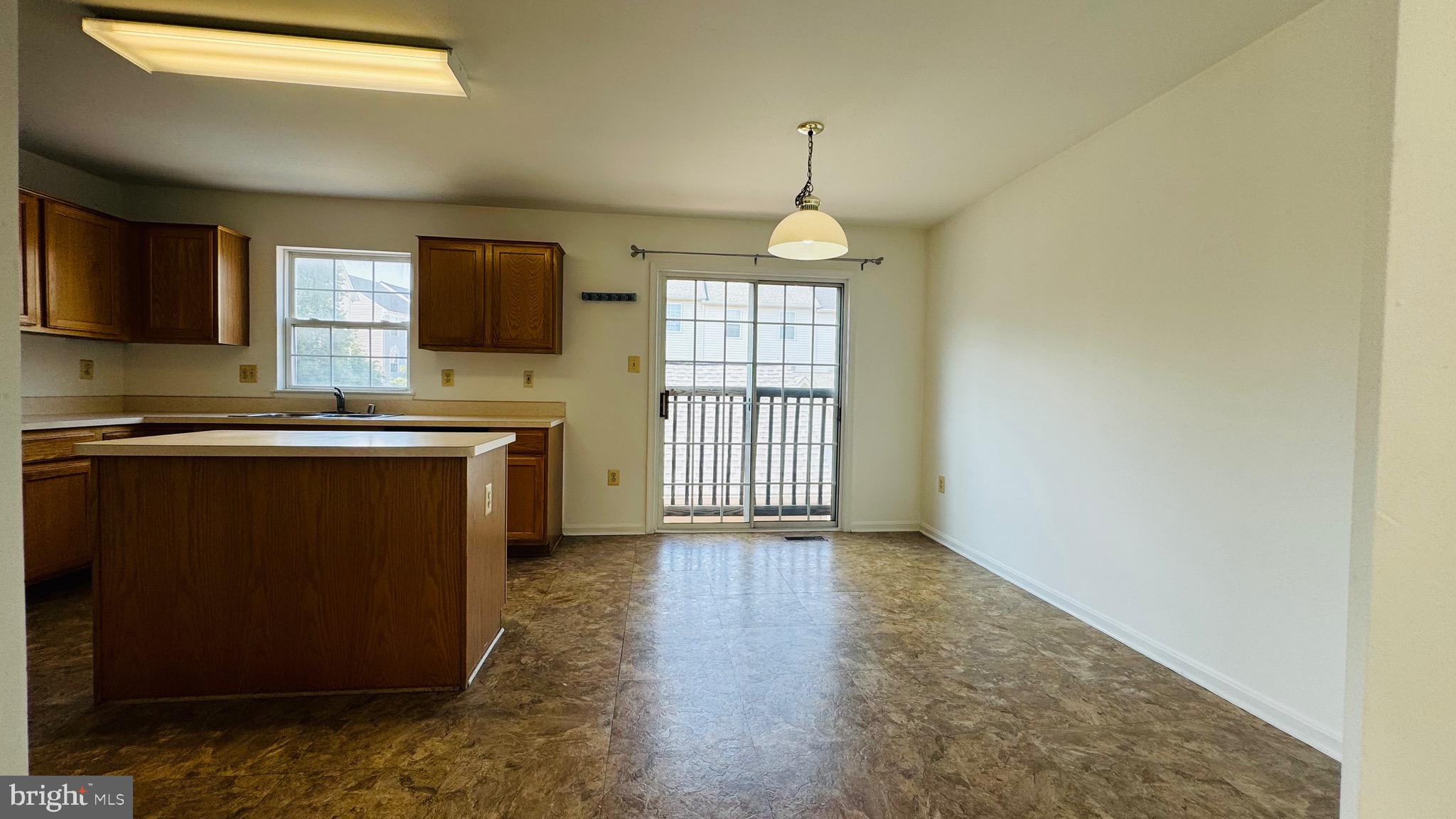 GROVEWOOD - Residential Lease