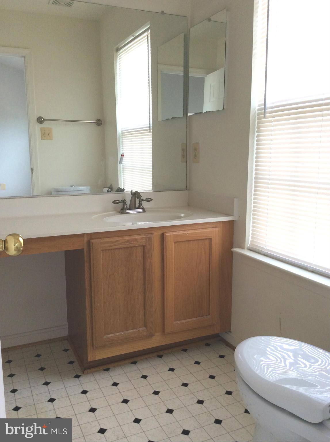 GROVEWOOD - Residential Lease