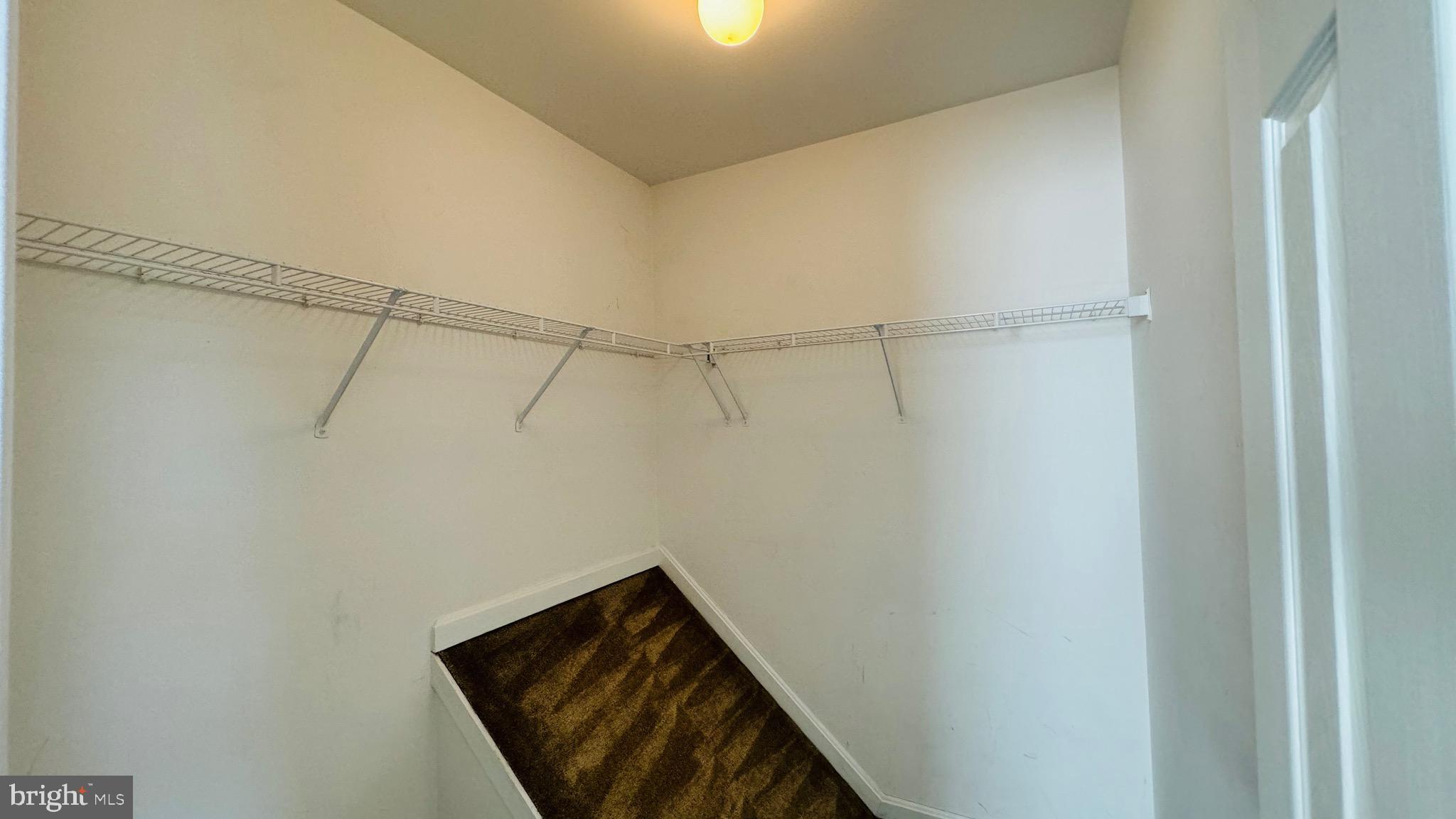 GROVEWOOD - Residential Lease