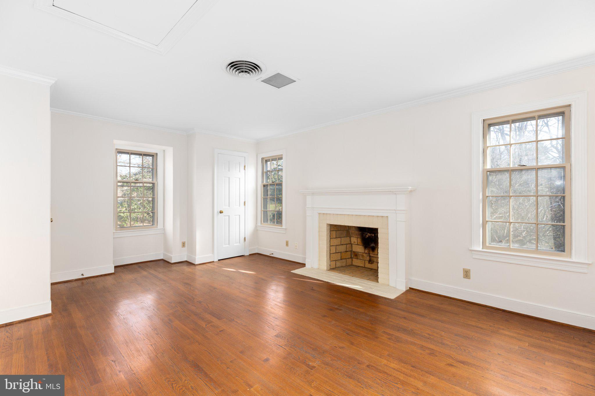 WOODLAWN - Residential