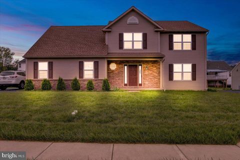 105 SIANNA CIRCLE WERNERSVILLE PA 19565
