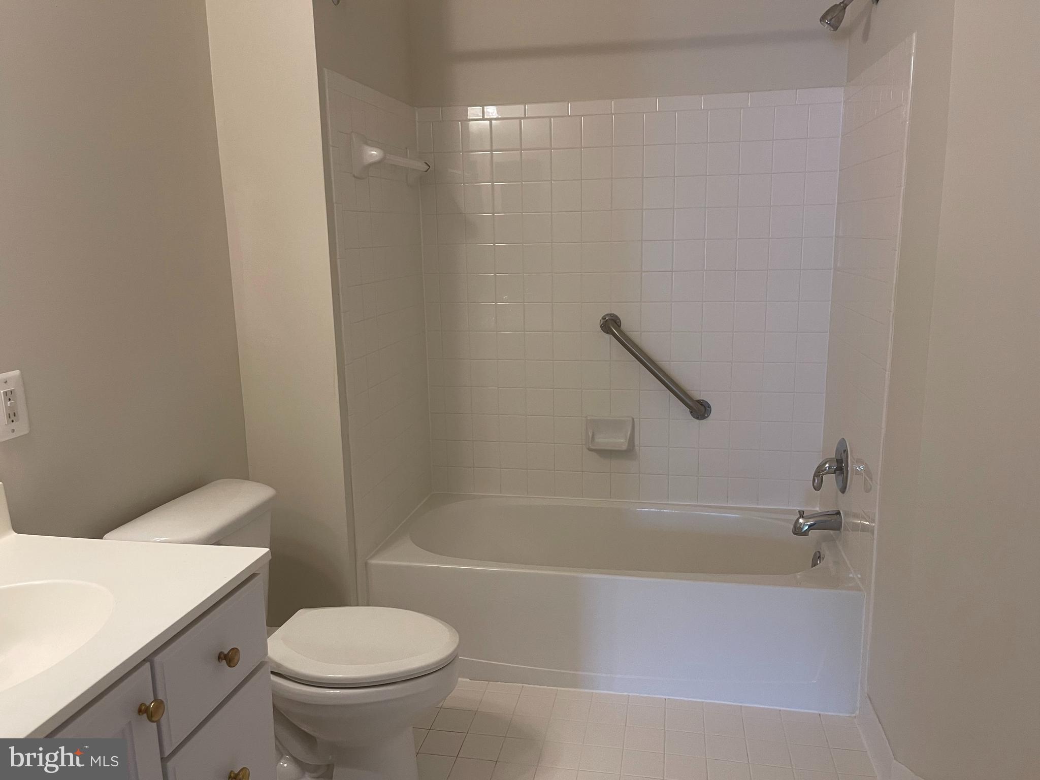 SOUTH RIVER COLONY - Residential