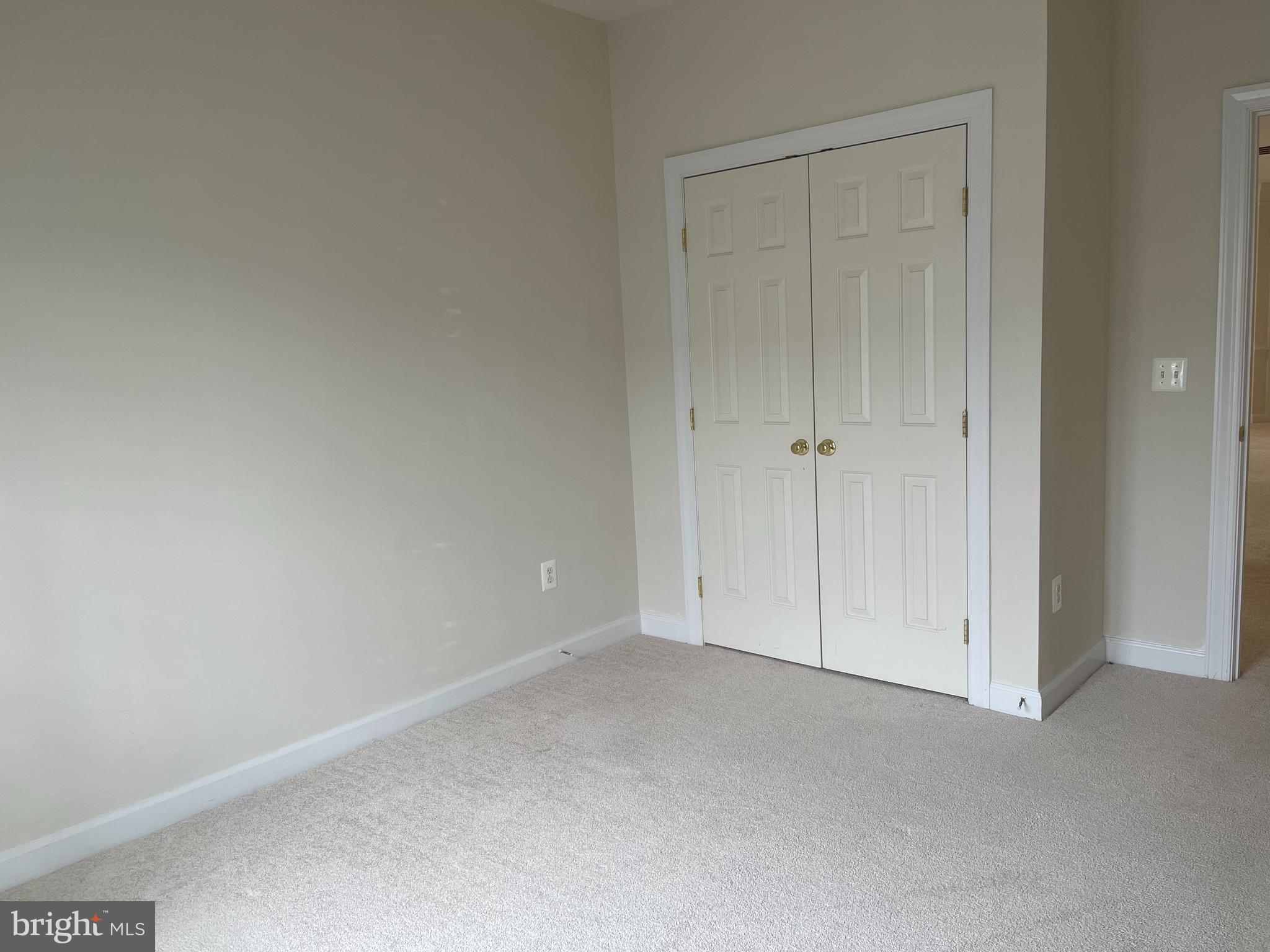 SOUTH RIVER COLONY - Residential