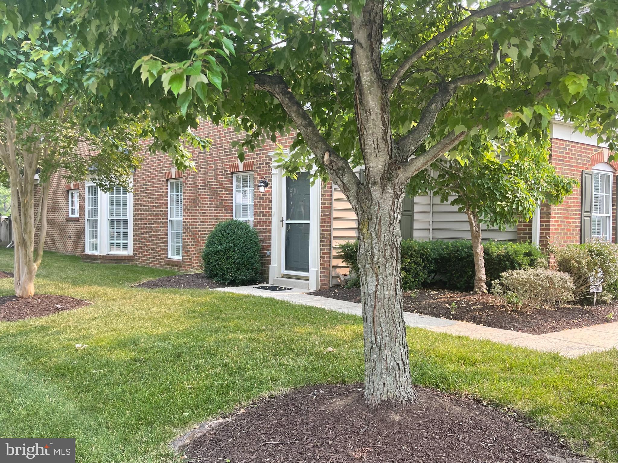 SOUTH RIVER COLONY - Residential