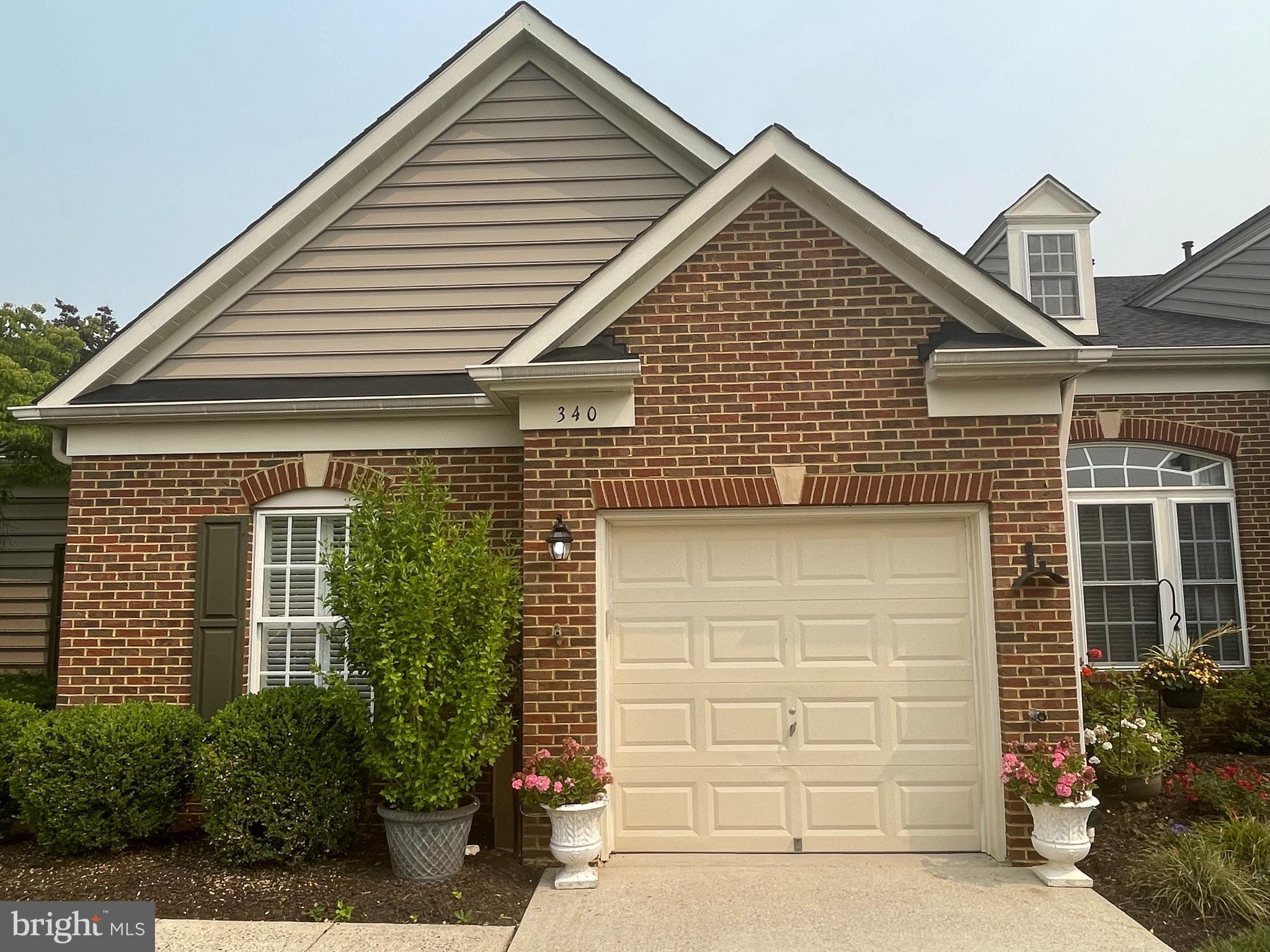 SOUTH RIVER COLONY - Residential