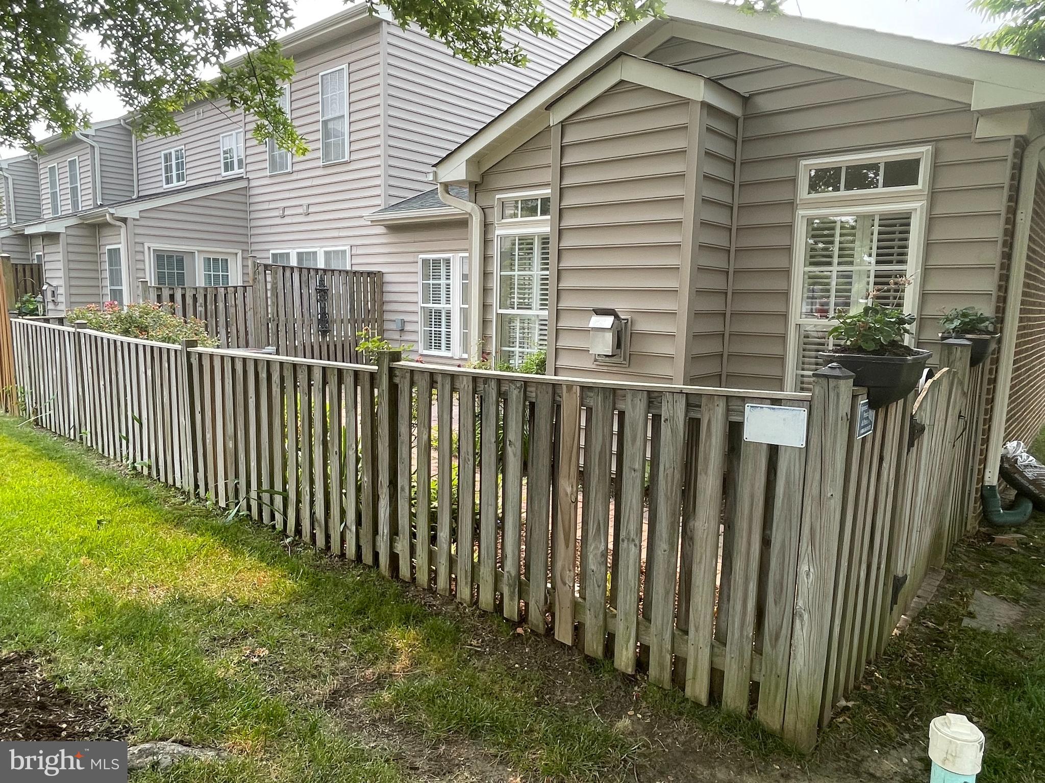 SOUTH RIVER COLONY - Residential