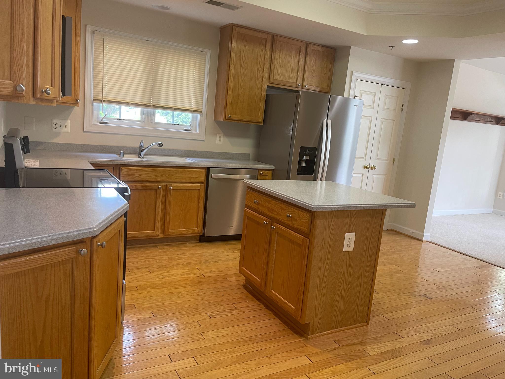 SOUTH RIVER COLONY - Residential