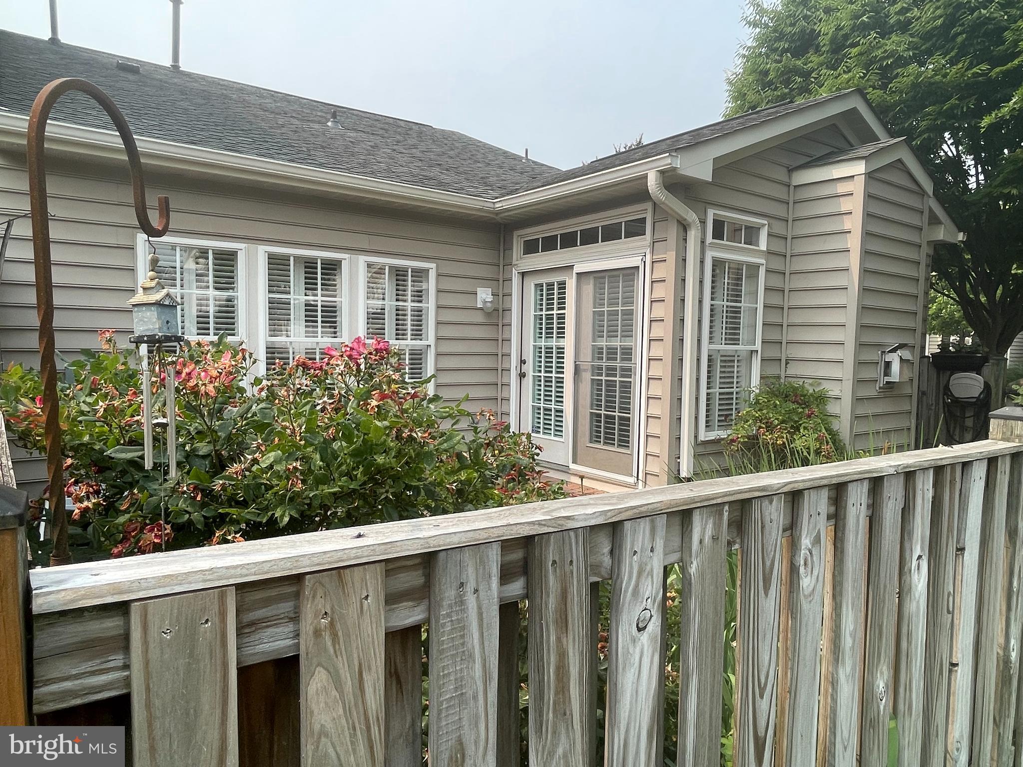 SOUTH RIVER COLONY - Residential