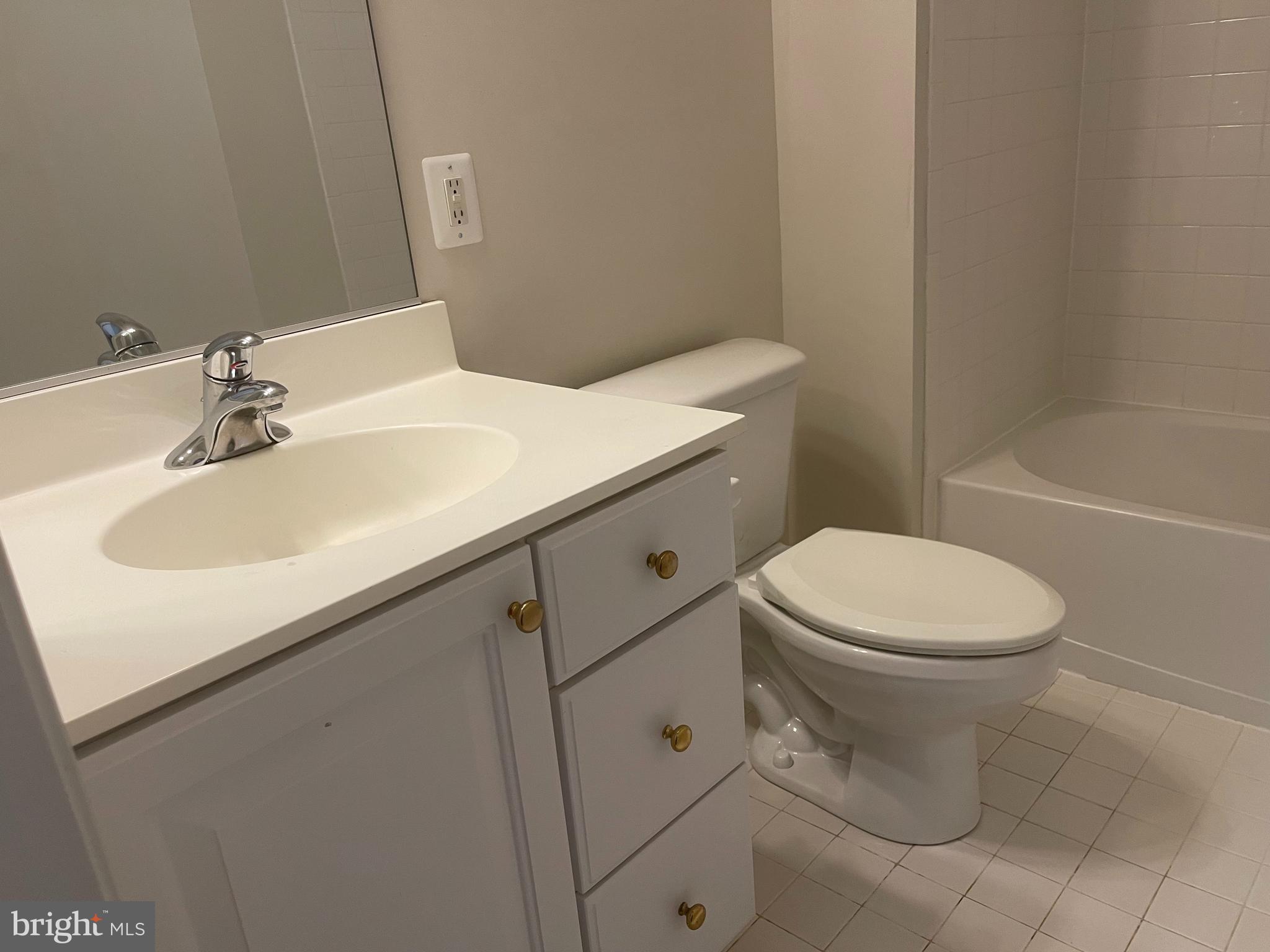 SOUTH RIVER COLONY - Residential