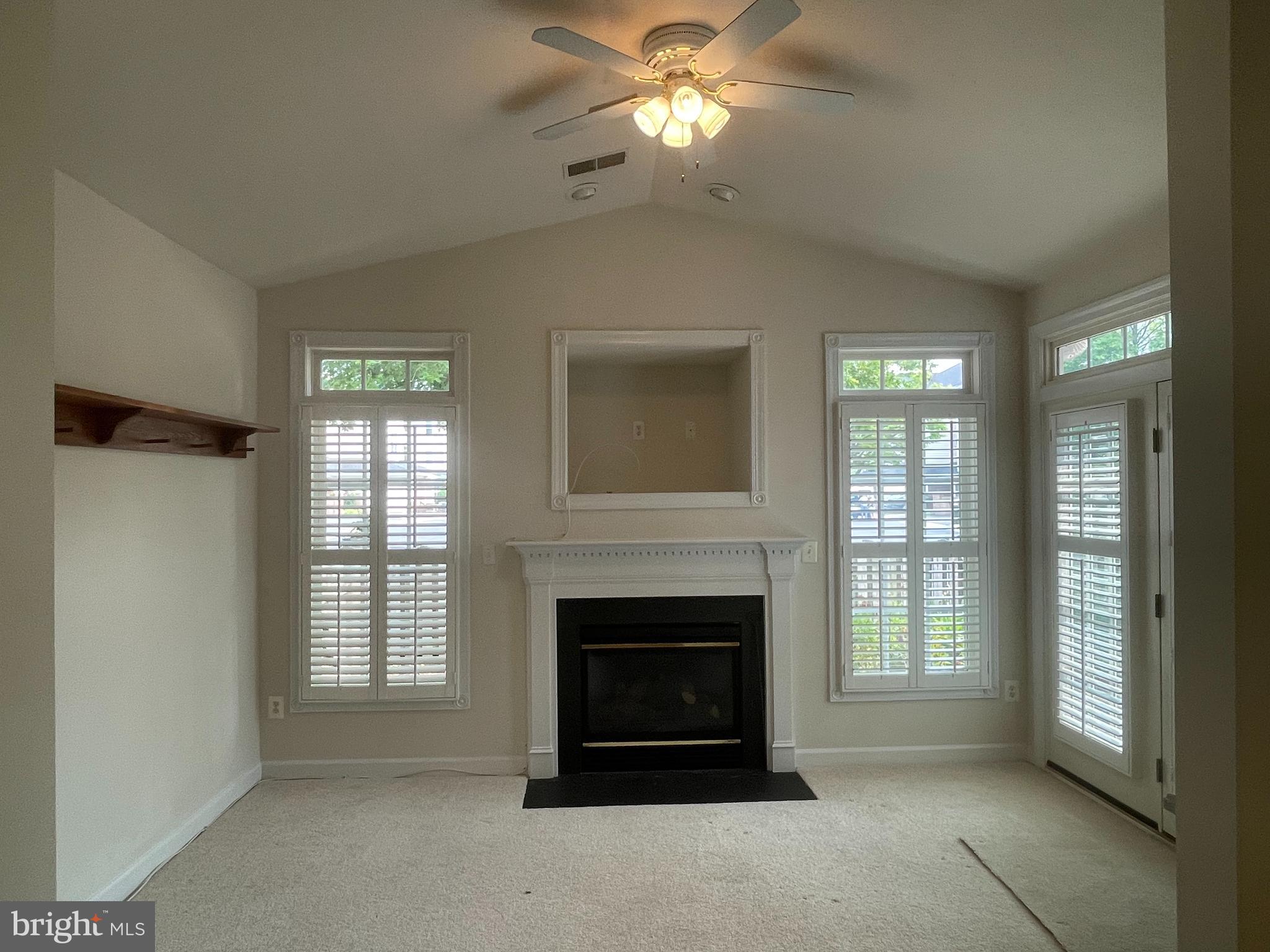 SOUTH RIVER COLONY - Residential