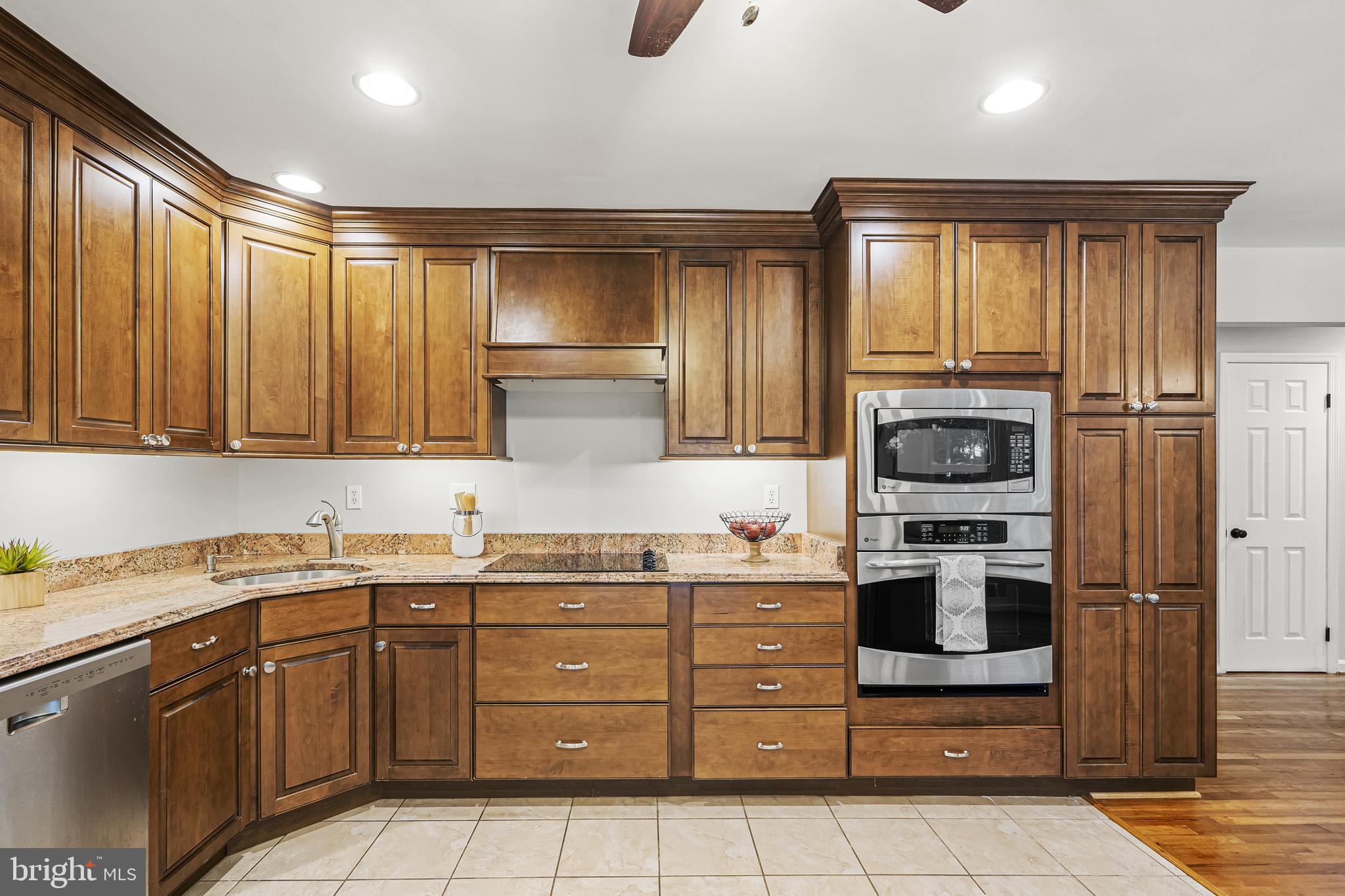 MOUNT CARMEL WOODS - Residential