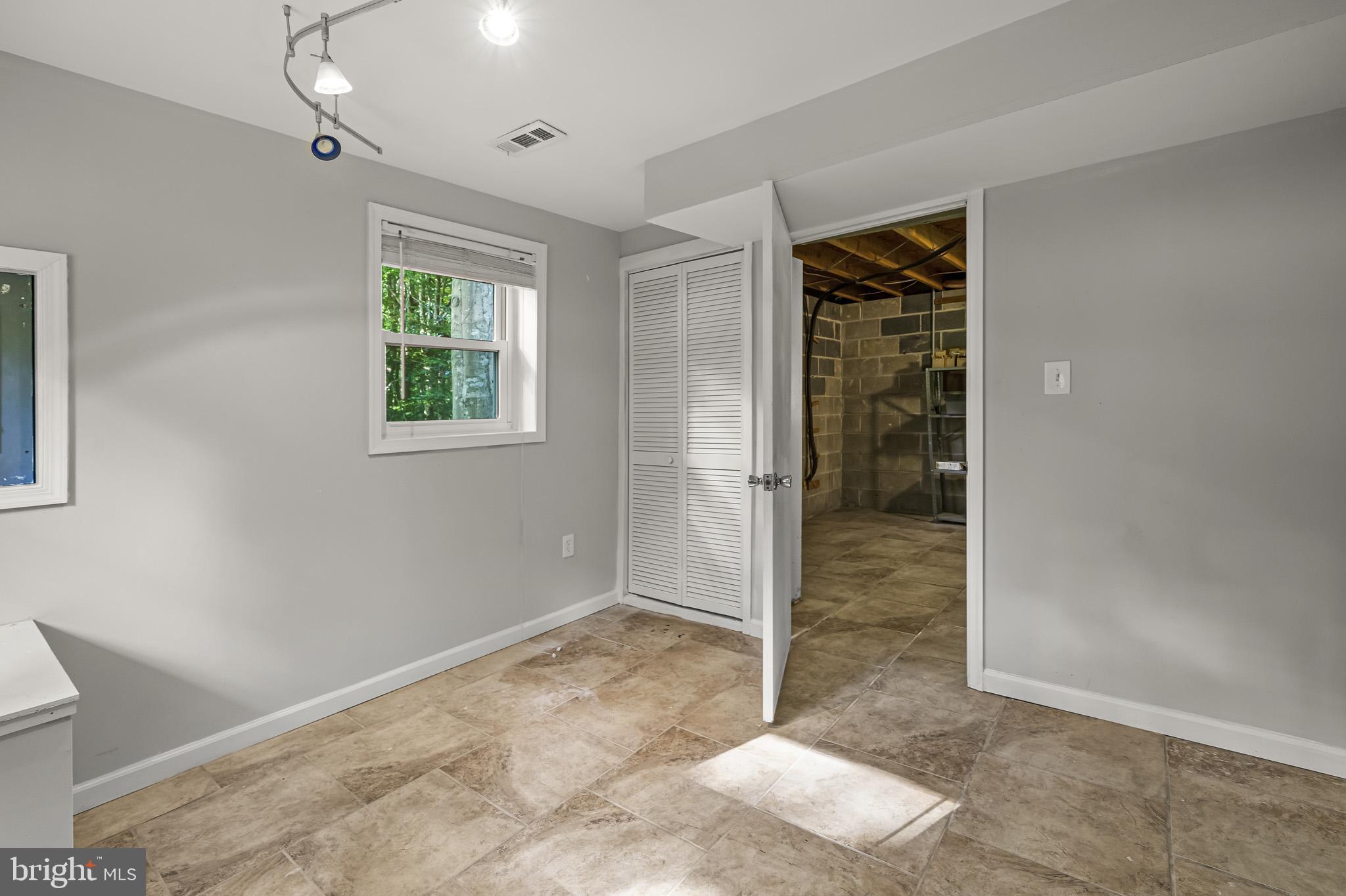 MOUNT CARMEL WOODS - Residential