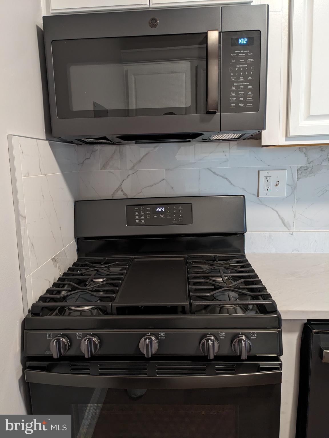 MARLOW TOWERS CONDOMINIUMS - Residential