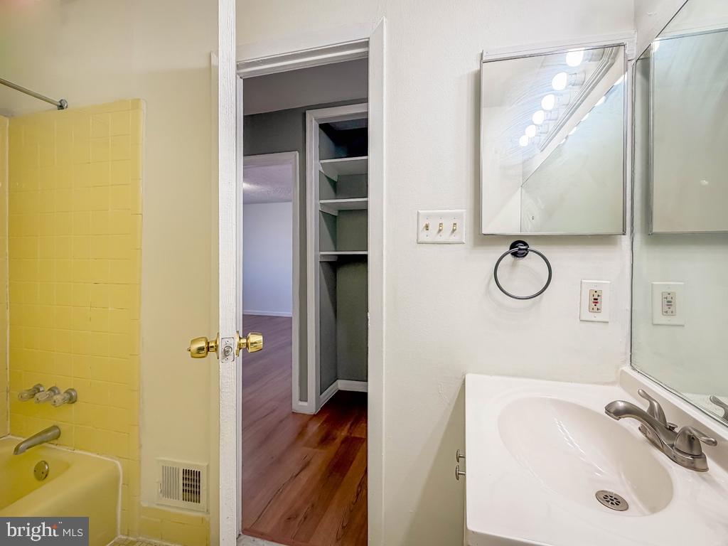 FRANKLIN MILLS - Residential