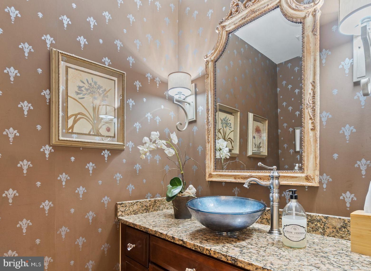 RESTON - Residential