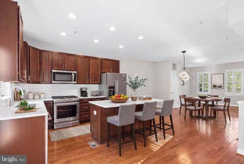 Townhouse For Sale - 422 Virginia Avenue<br/> Baltimore County, TOWSON, MD 21286