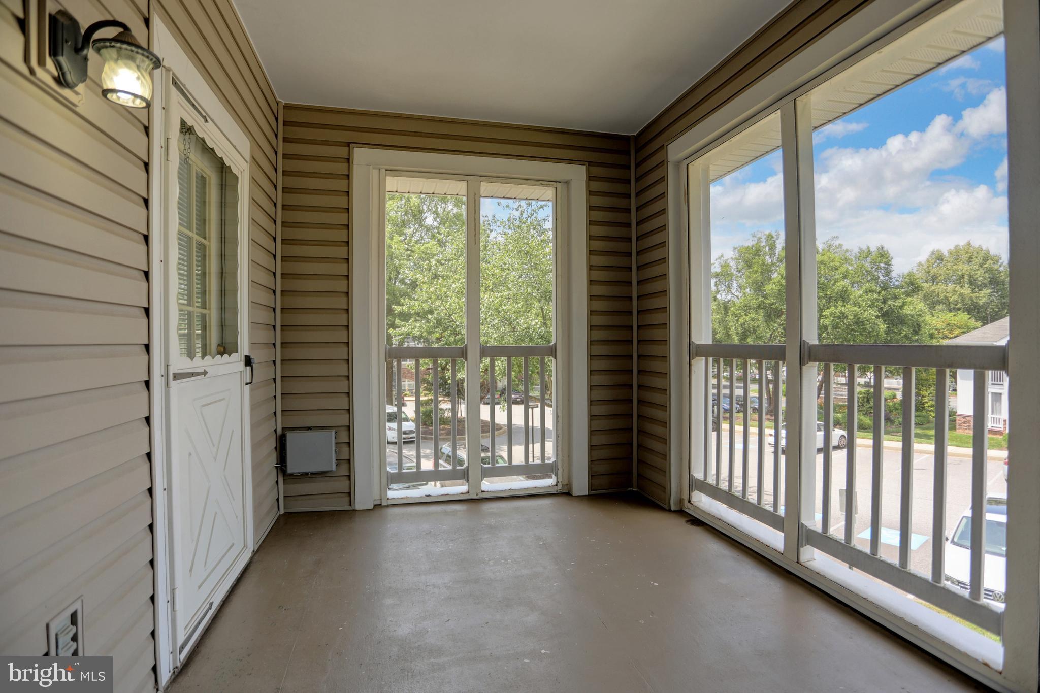 ENGLISH COUNTRY MANOR - Residential Lease