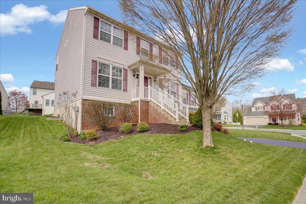 Photo of 1 CAMERON CT, DENVER, PA 17517 (MLS # PALA2032192)