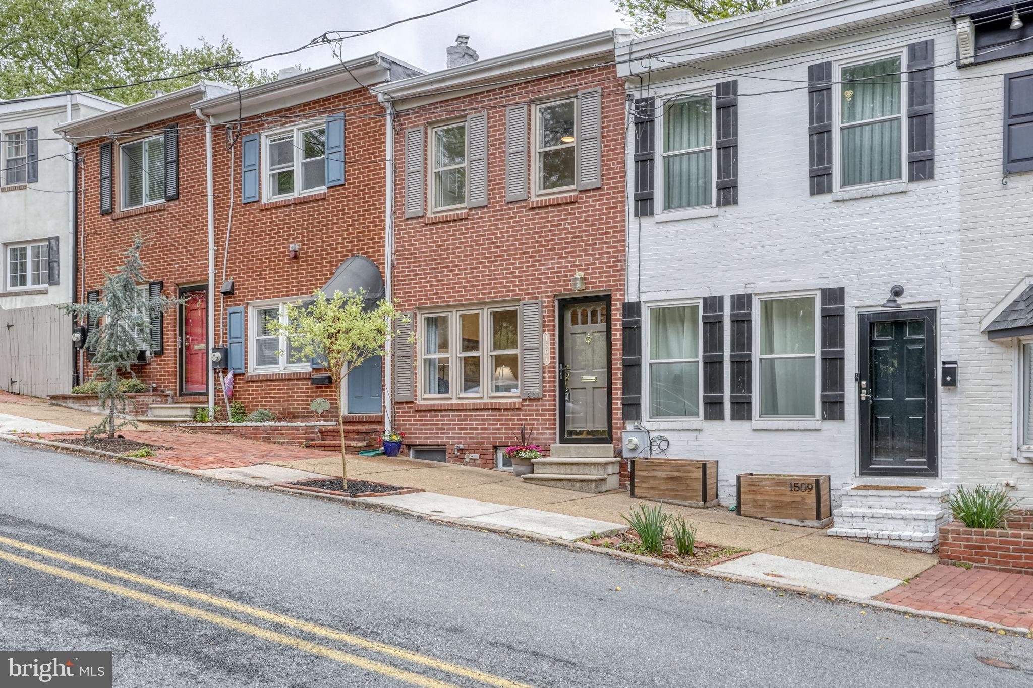 1507 N ADAMS STREET