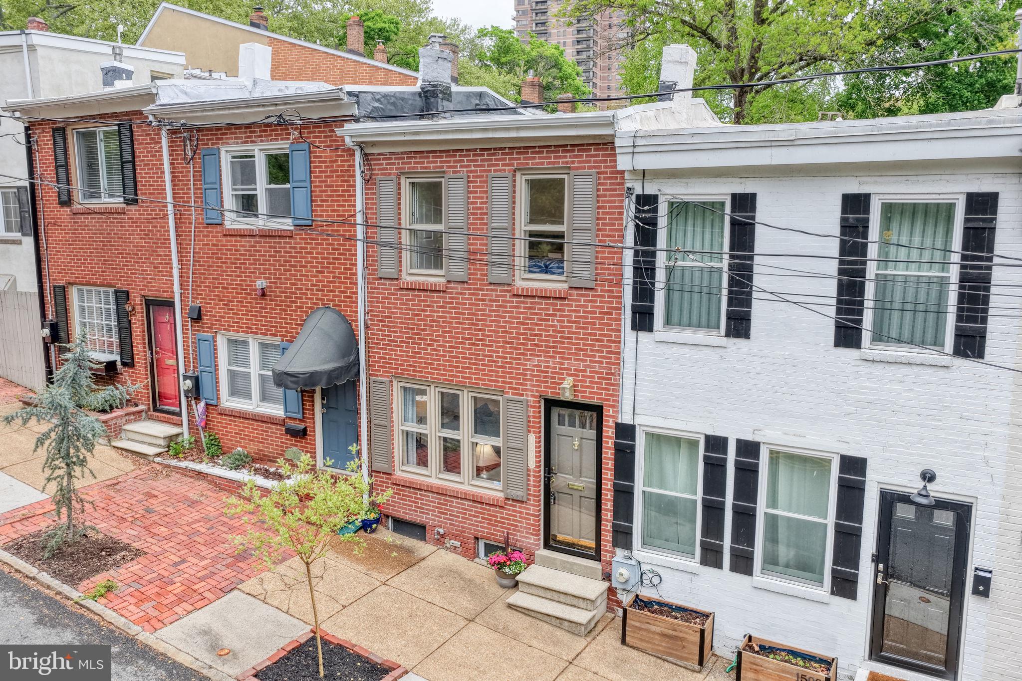1507 N ADAMS STREET
