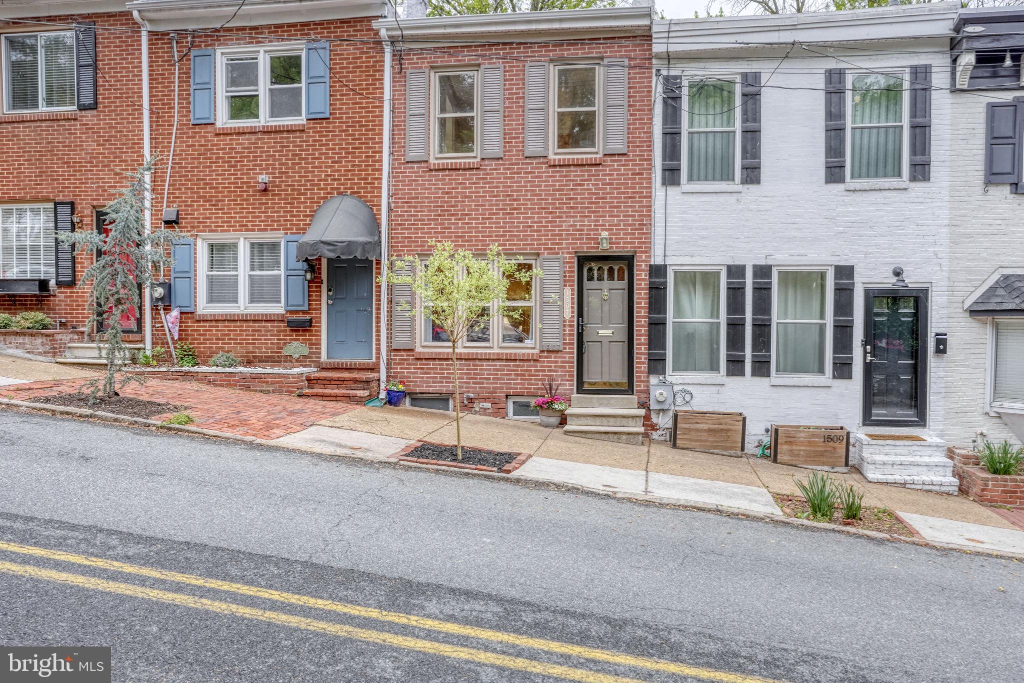 1507 N ADAMS STREET