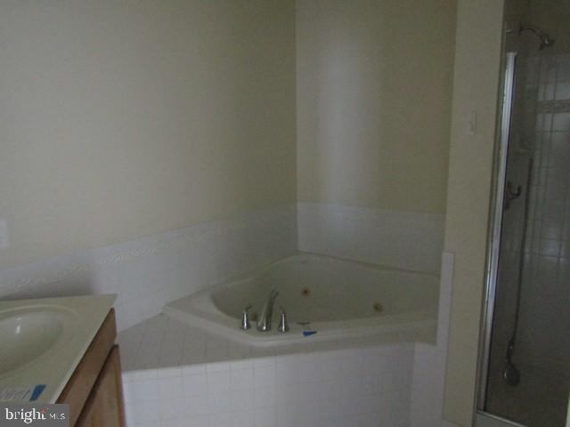 PINES OF LAUREL-PLAT 13- - Residential