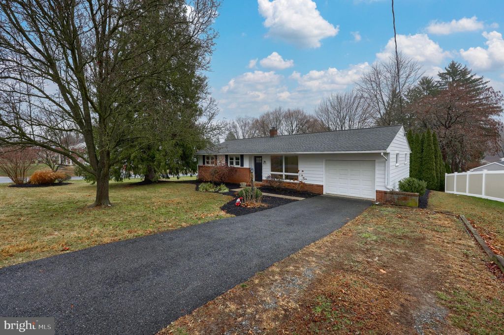 Photo of 1696 Valley Forge Road, LANCASTER, PA 17603 (MLS # PALA2060372)