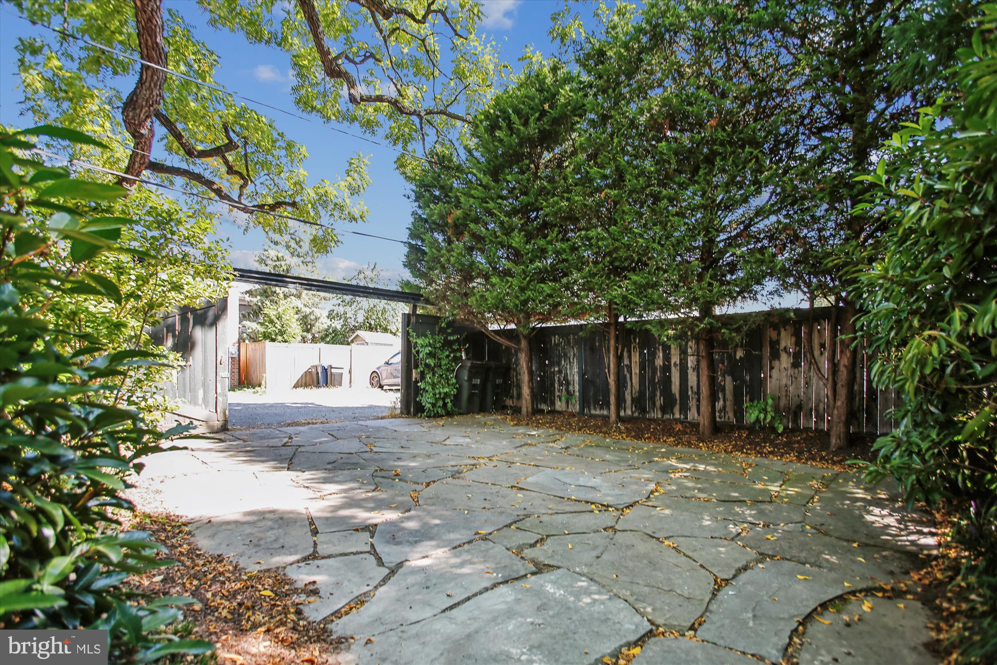 OLD TOWN ALEXANDRIA - Residential Lease