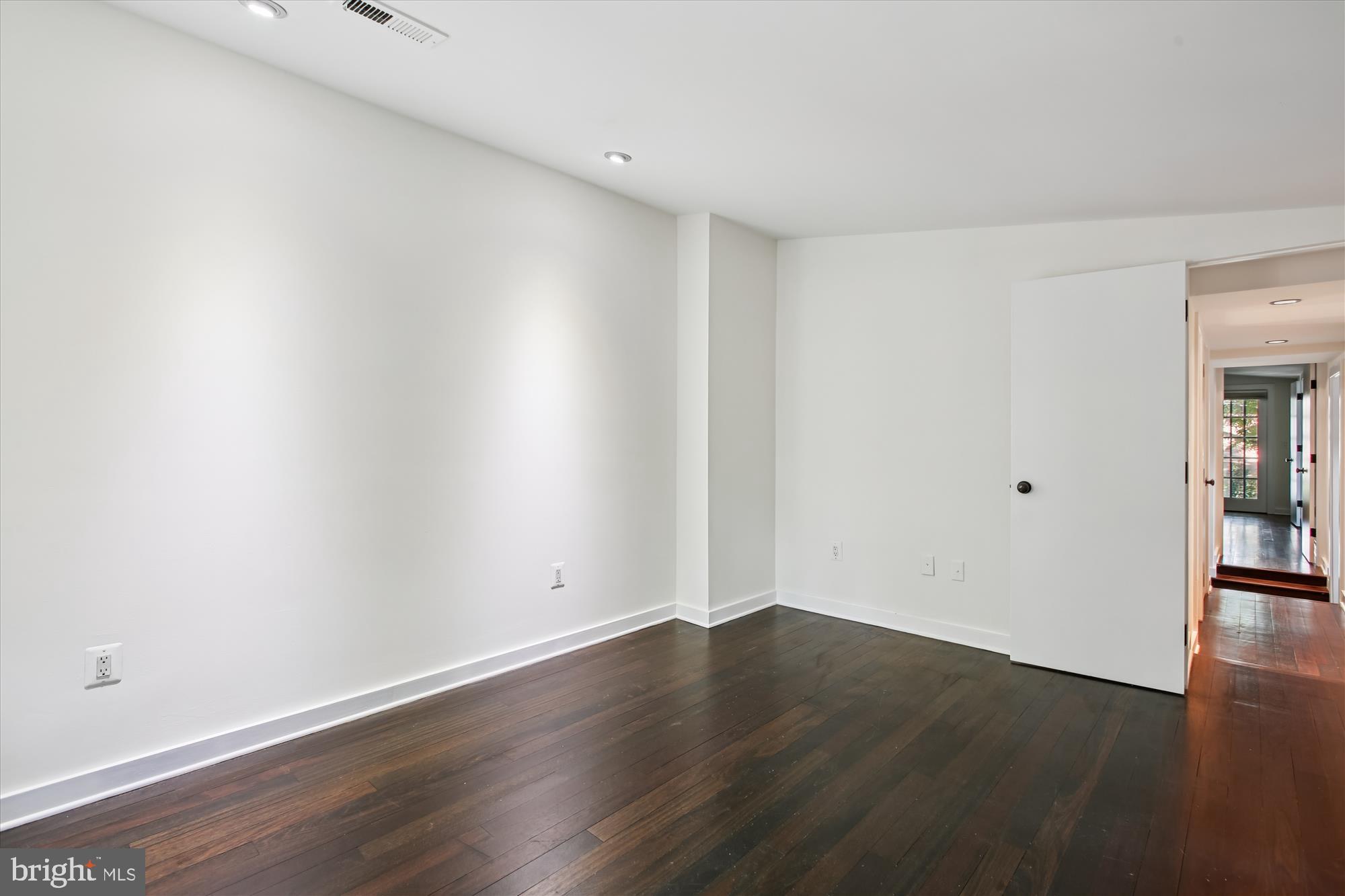 OLD TOWN ALEXANDRIA - Residential Lease