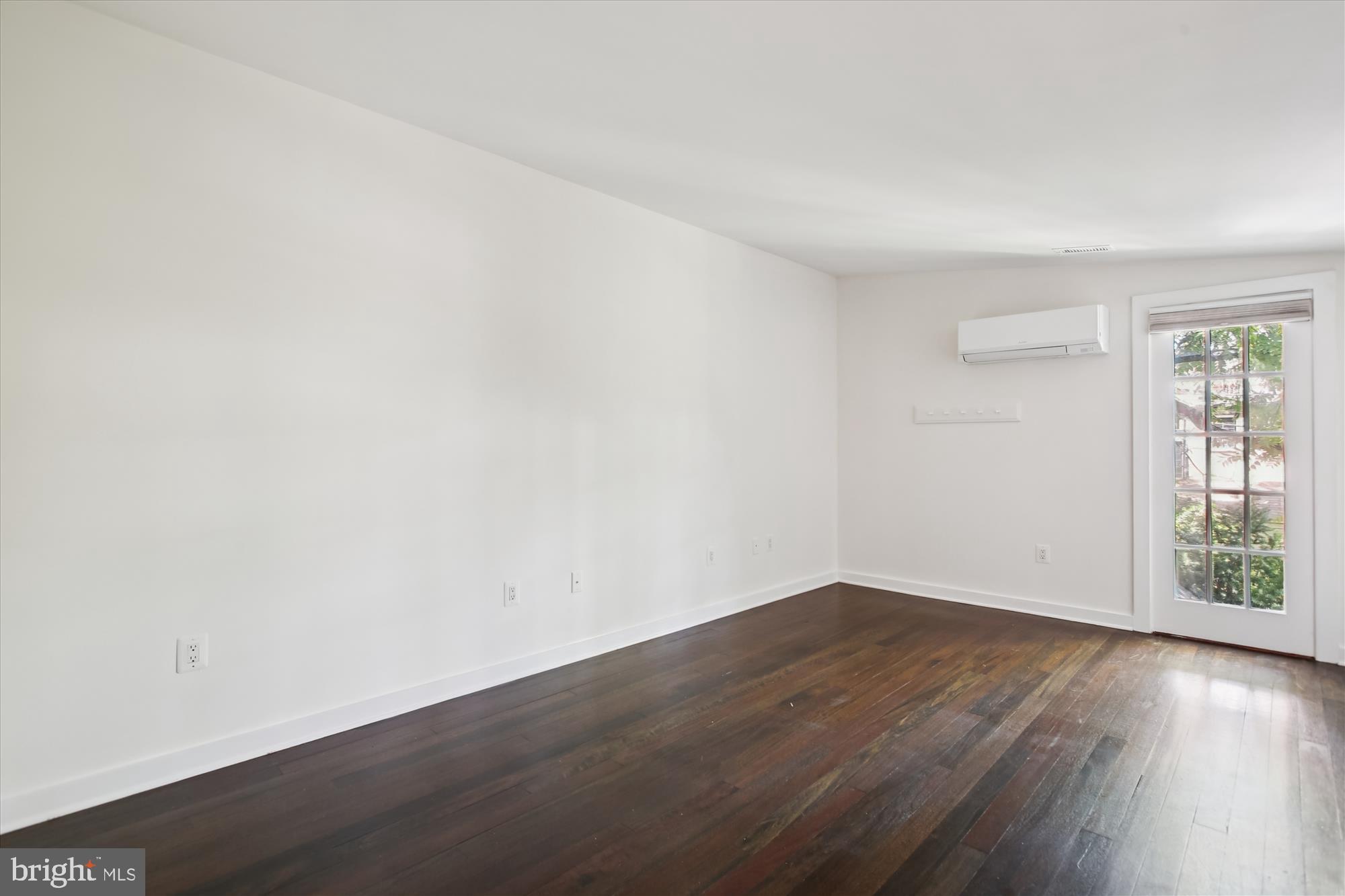 OLD TOWN ALEXANDRIA - Residential Lease