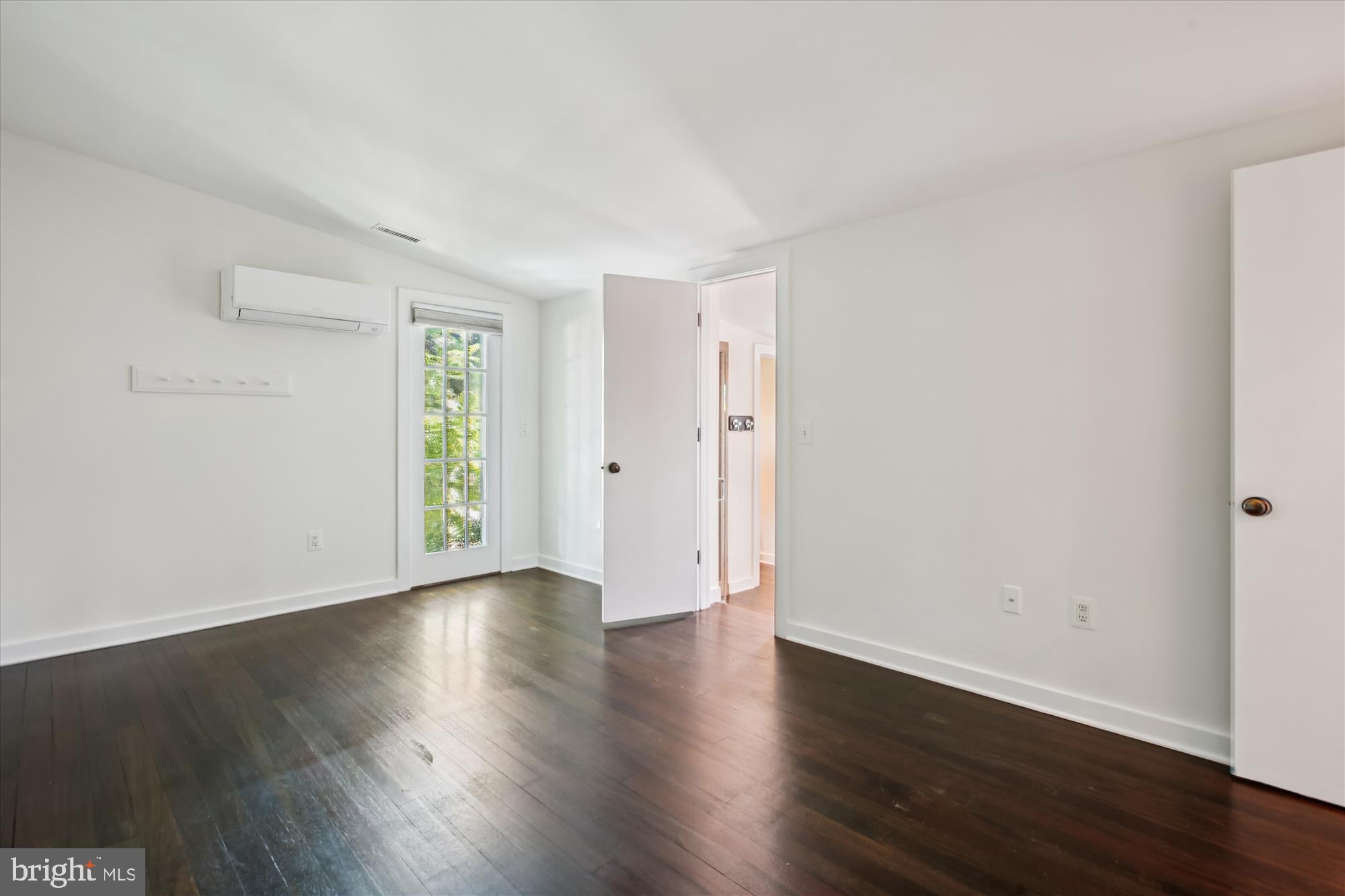 OLD TOWN ALEXANDRIA - Residential Lease