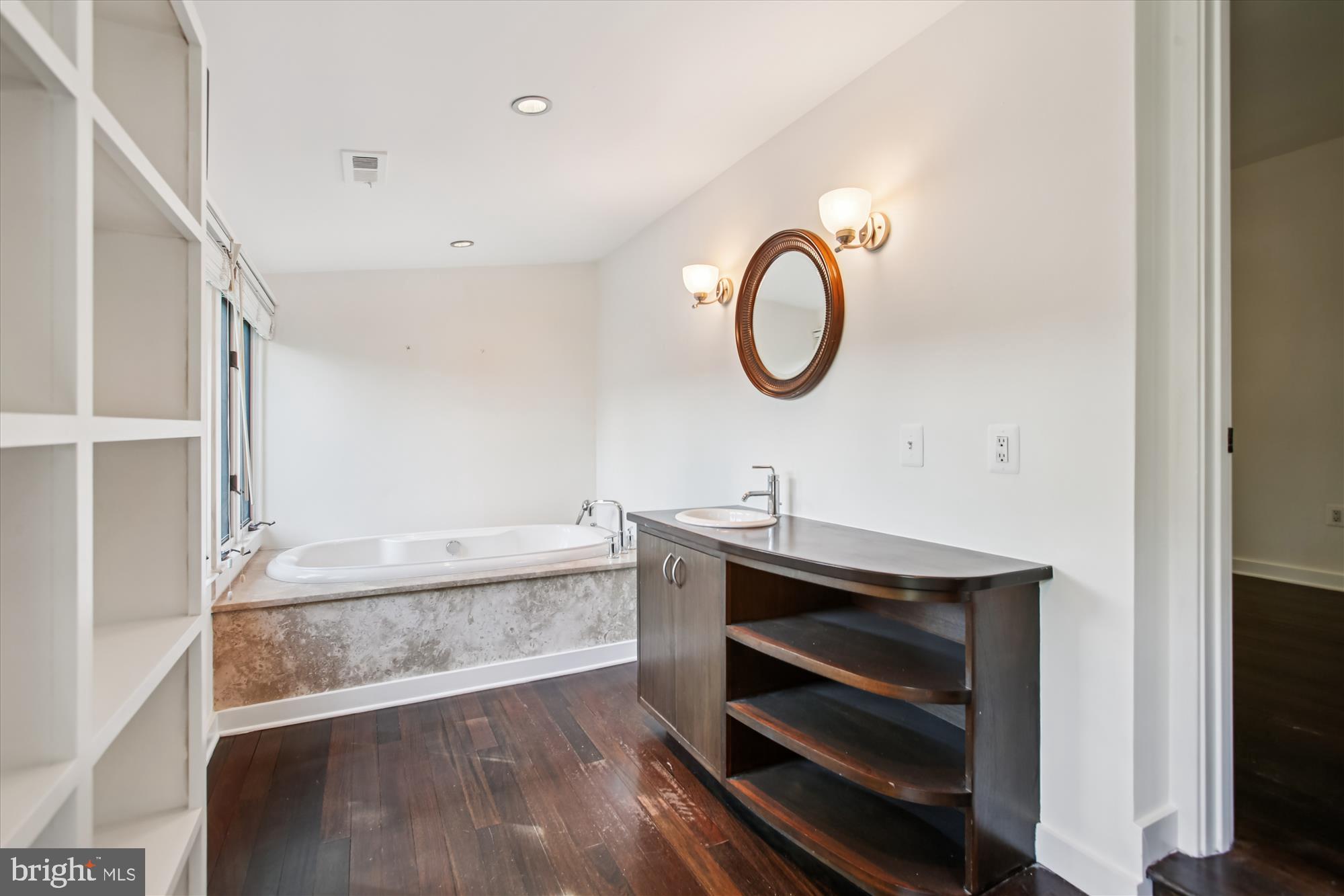 OLD TOWN ALEXANDRIA - Residential Lease