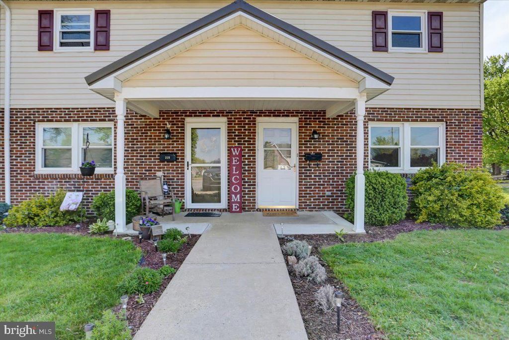 Photo of 217 N Linden Avenue, GREENCASTLE, PA 17225 (MLS # PAFL2032776)