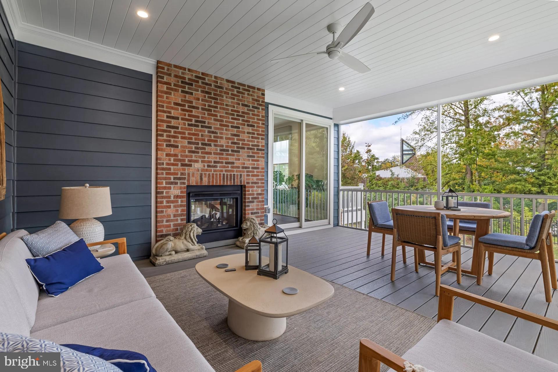 120 VILLABROOK WAY