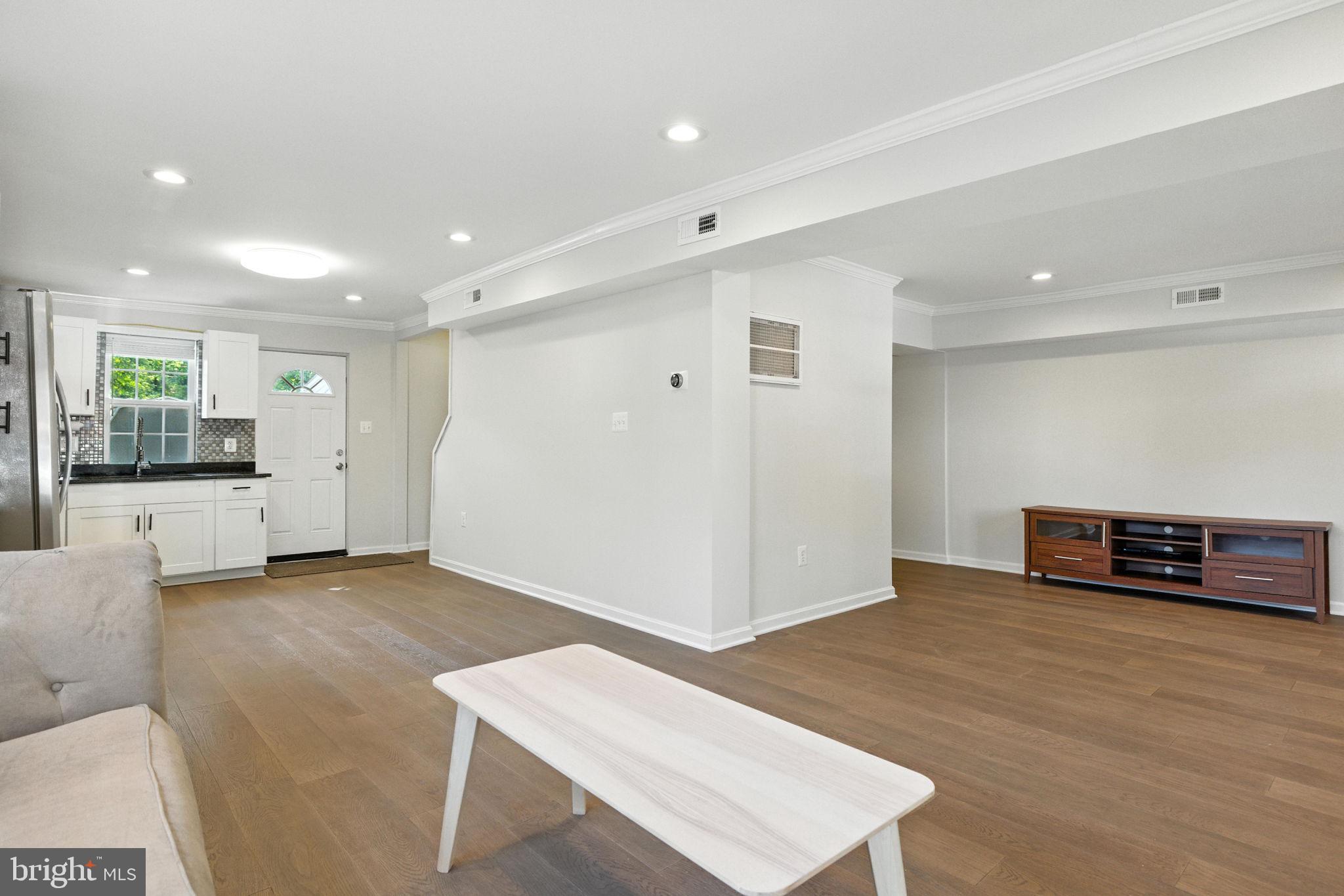 LAUREL - Residential