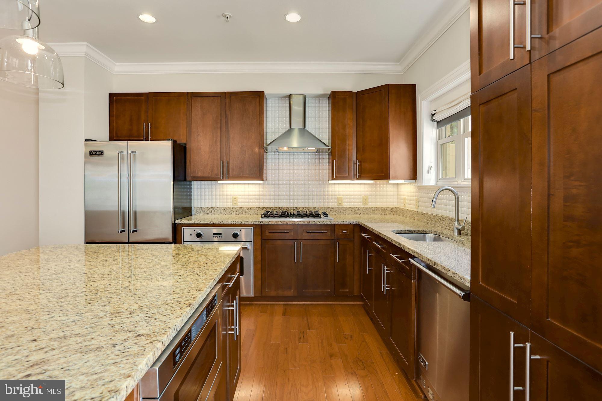 VISTA ON COURTHOUSE - Residential