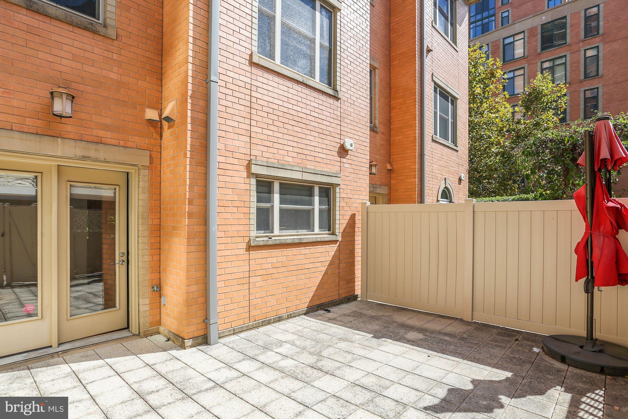 VISTA ON COURTHOUSE - Residential