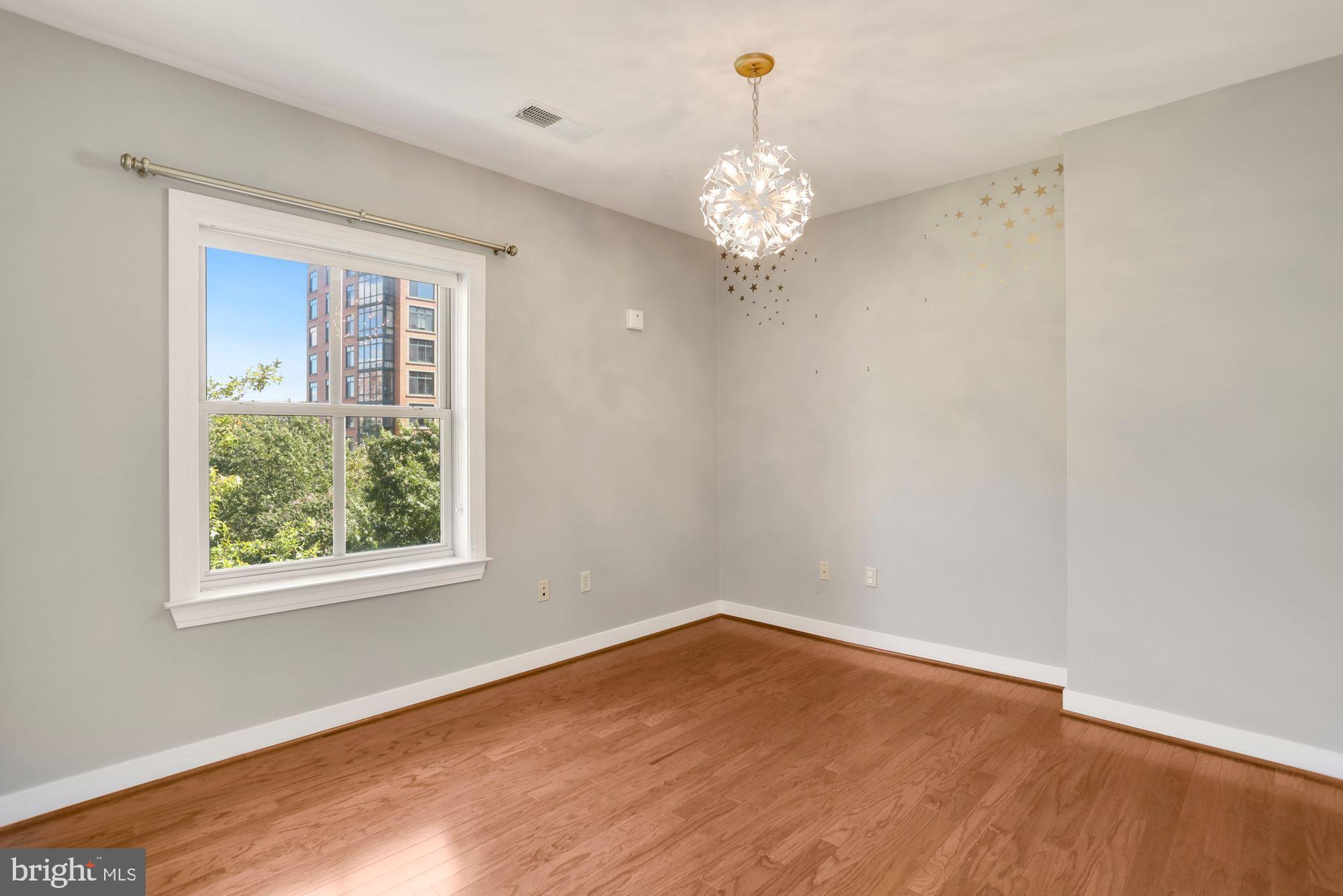 VISTA ON COURTHOUSE - Residential