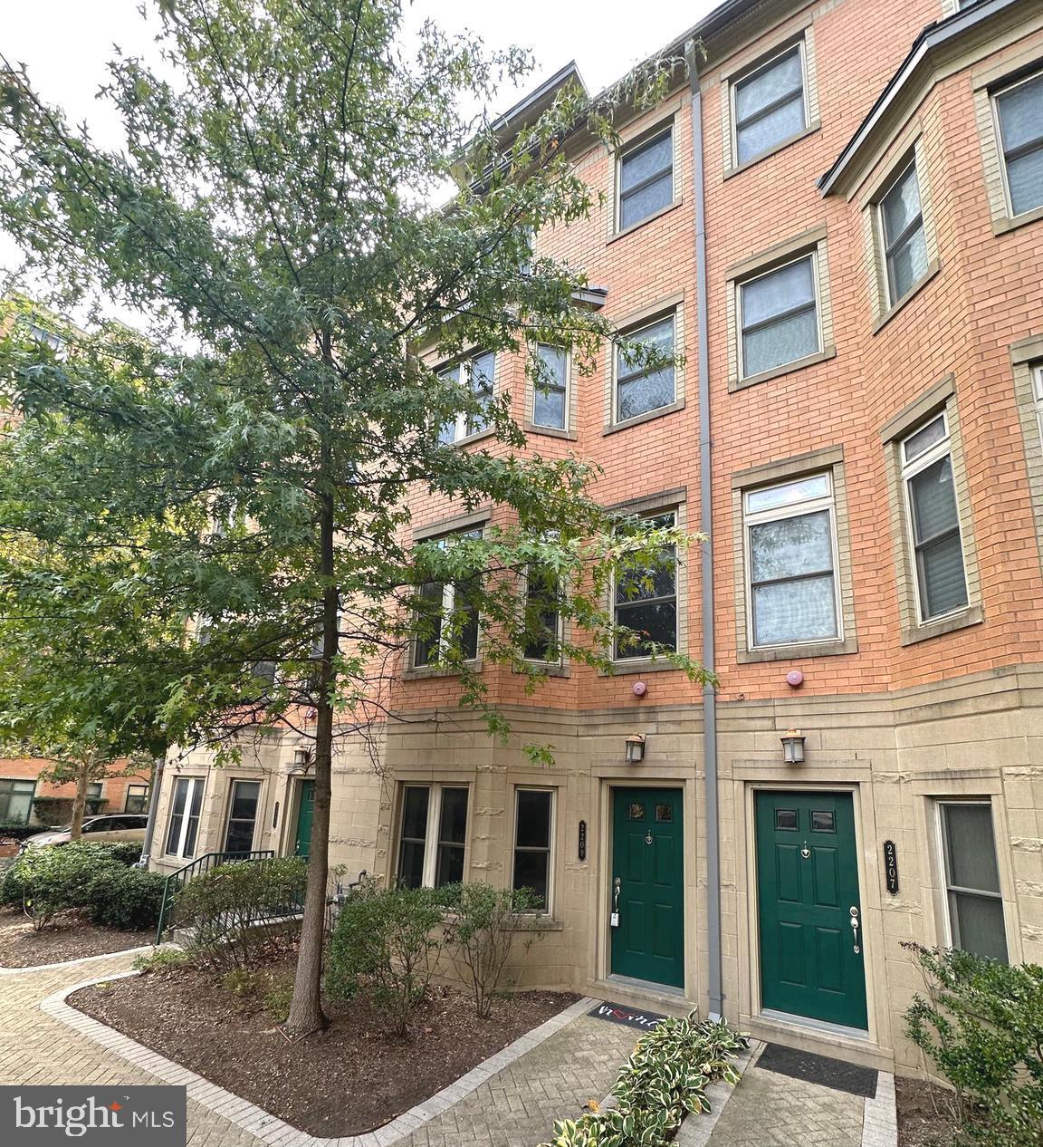 VISTA ON COURTHOUSE - Residential