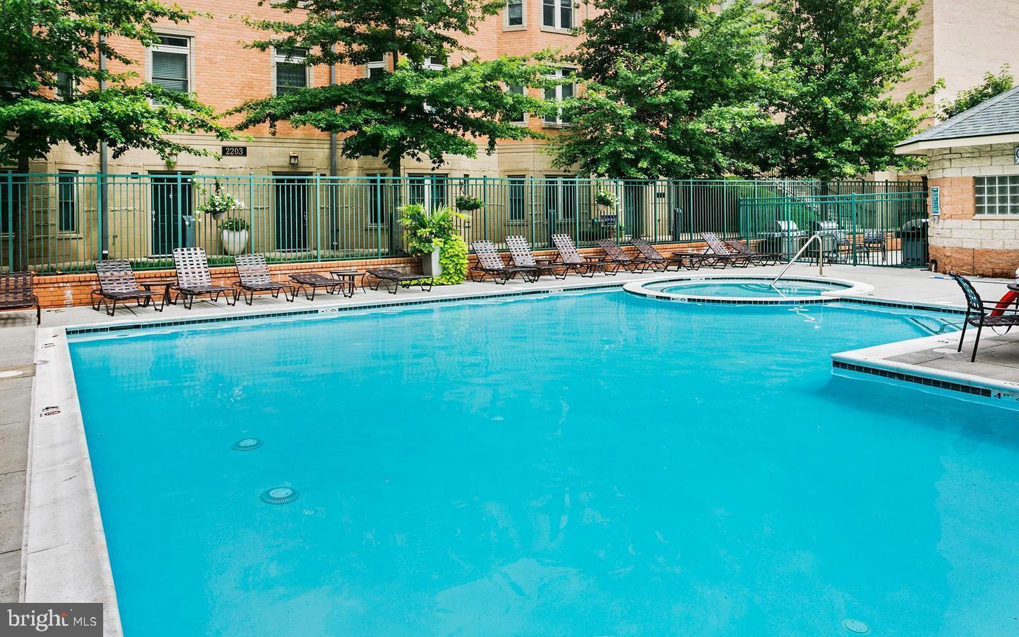 VISTA ON COURTHOUSE - Residential