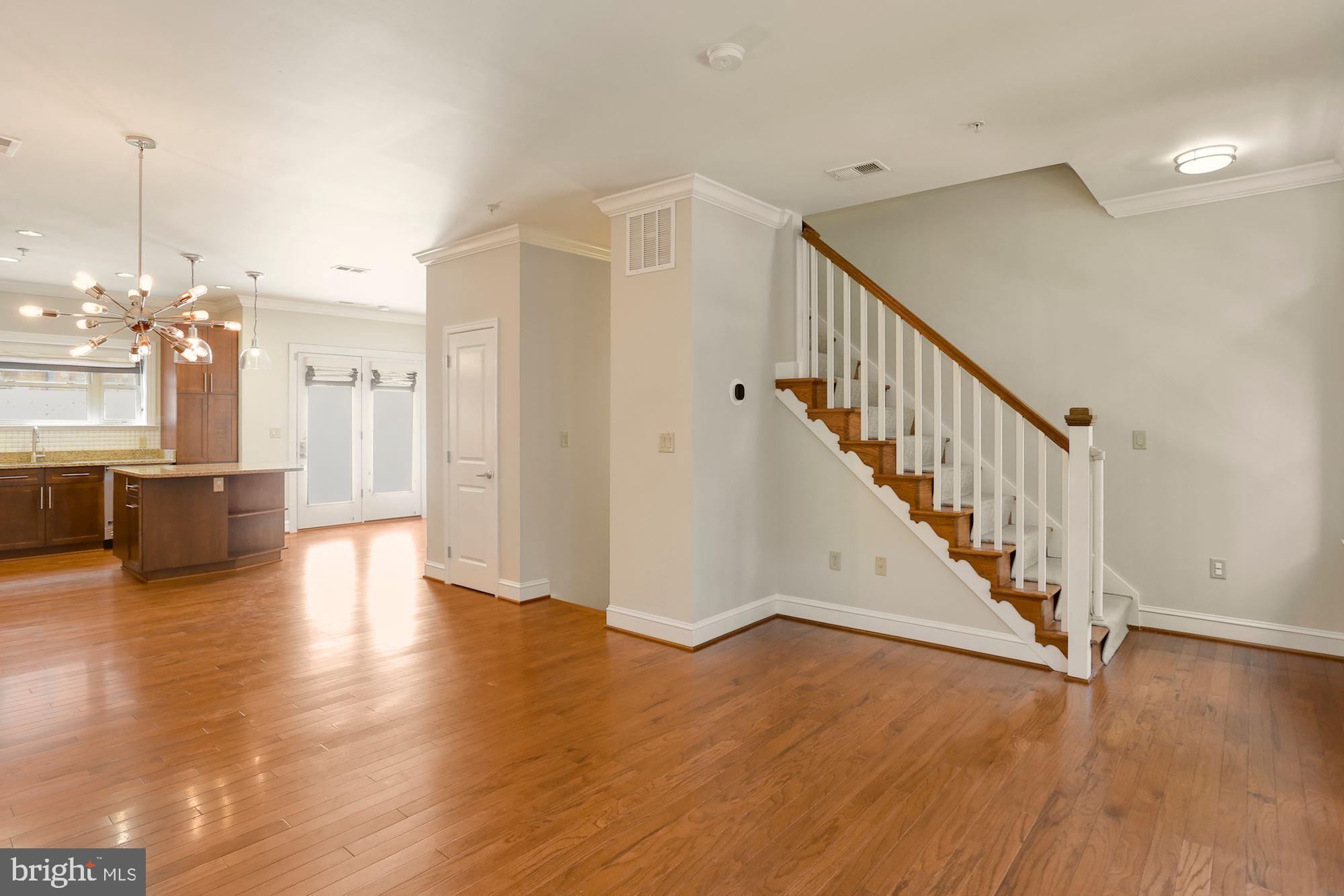 VISTA ON COURTHOUSE - Residential