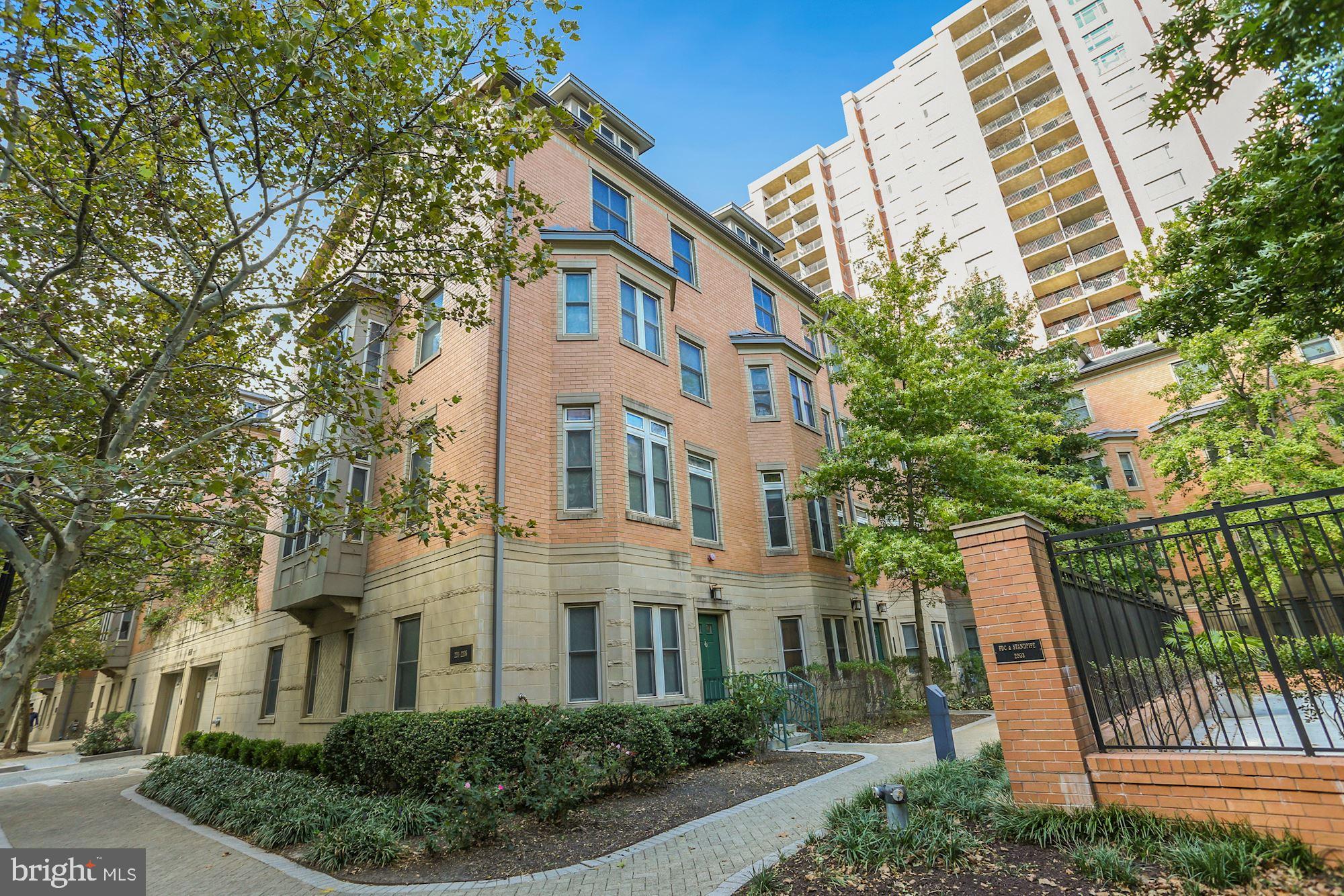 VISTA ON COURTHOUSE - Residential