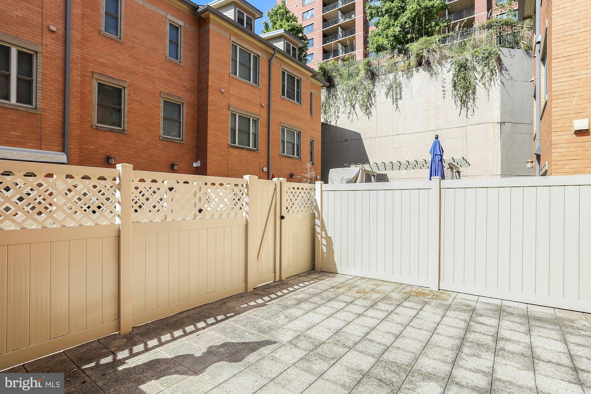 VISTA ON COURTHOUSE - Residential