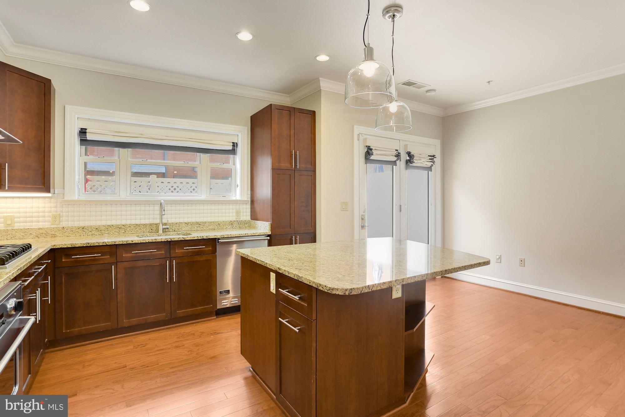 VISTA ON COURTHOUSE - Residential