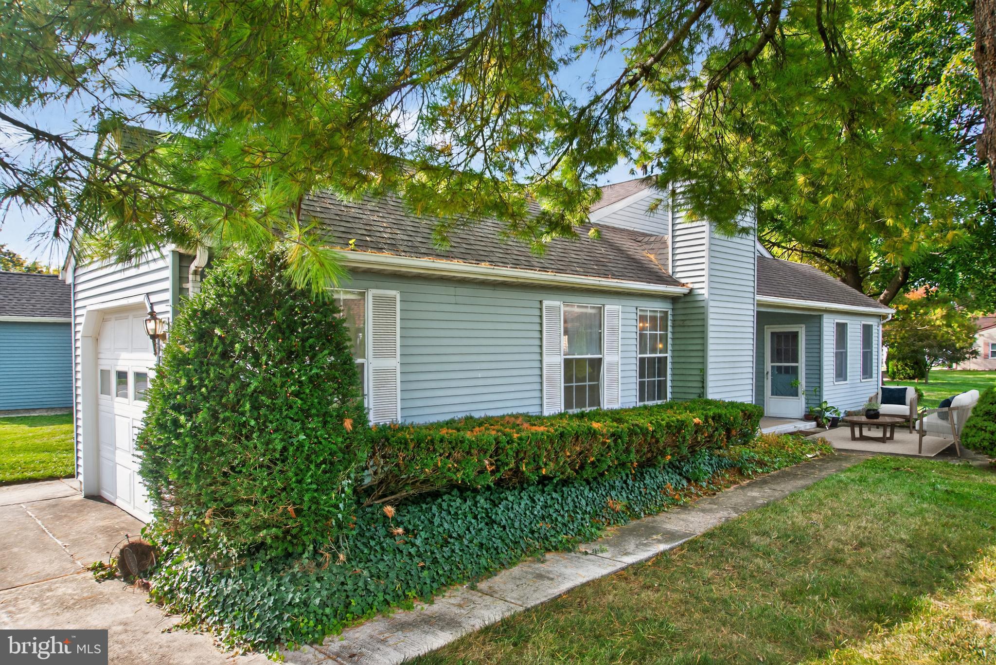 CRESTWOOD VILLAGE - Residential